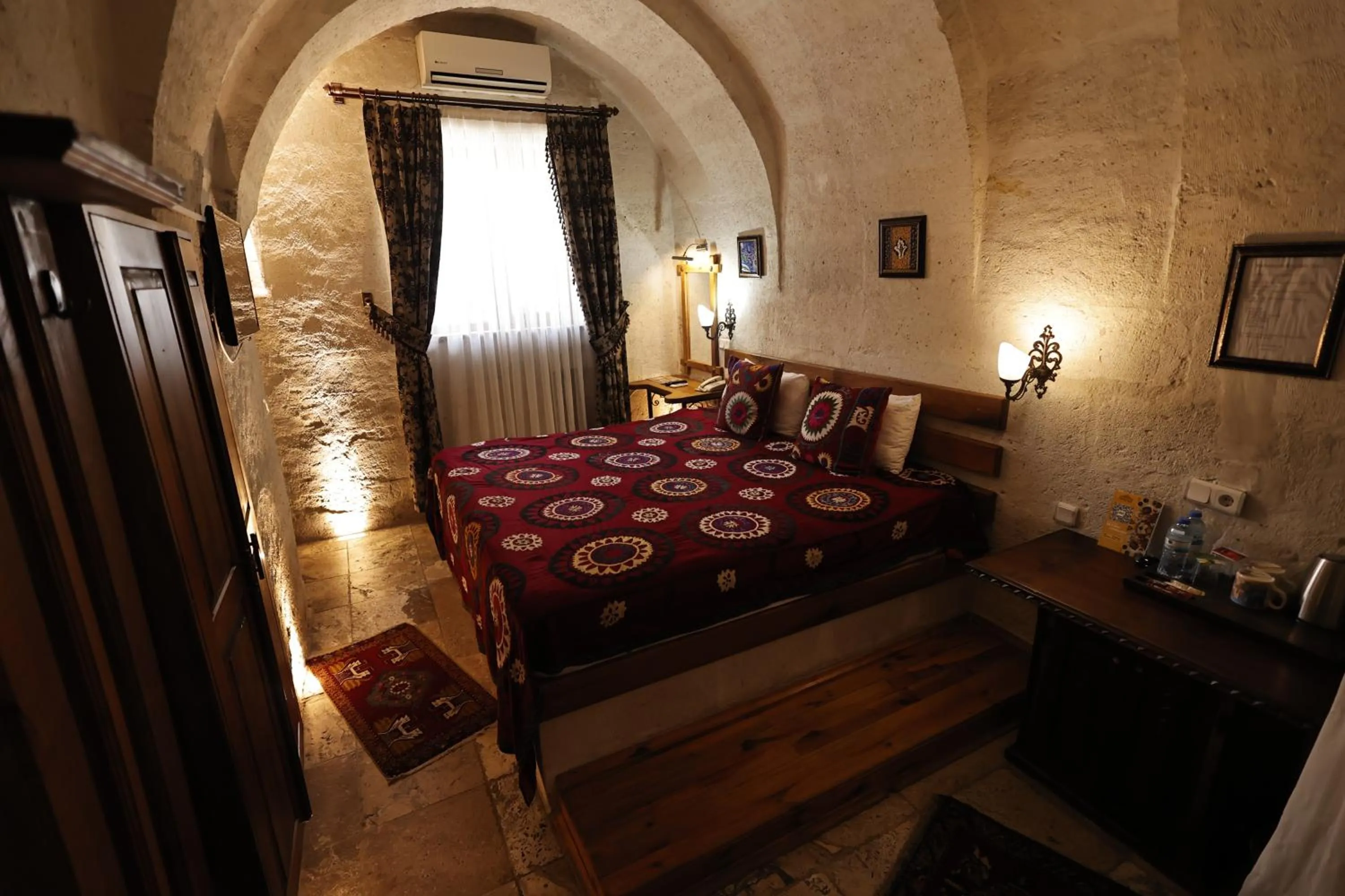 Photo of the whole room, Bed in Hanzade Cappadocia