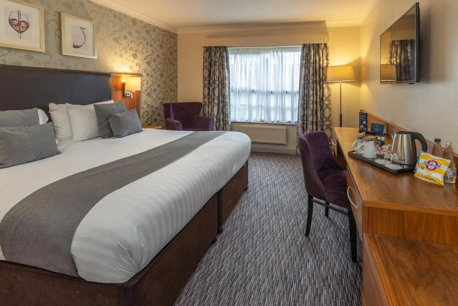 Bed in Gloucester Robinswood Hotel, BW Signature Collection