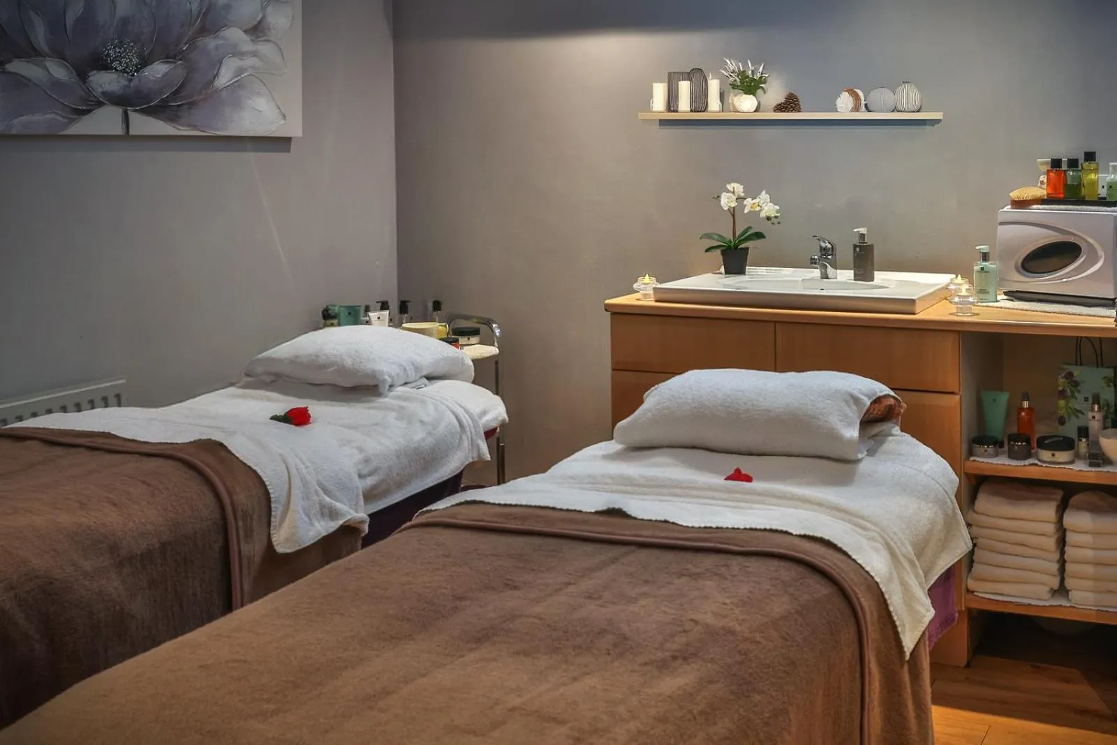 Massage, Bed in Gloucester Robinswood Hotel, BW Signature Collection