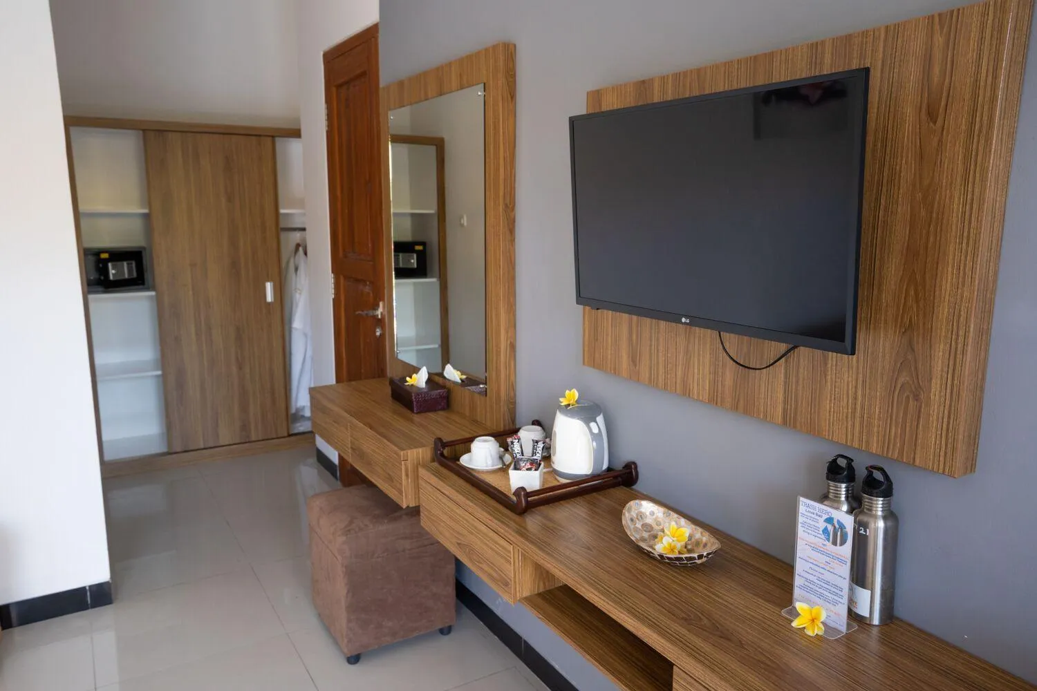 TV and multimedia in Bali Dive Resort and Spa