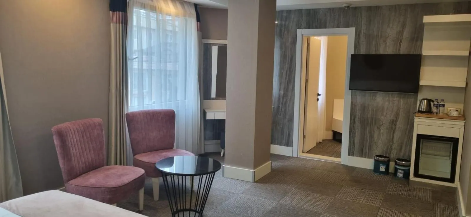 Bedroom, Bed in Mia Berre Hotels