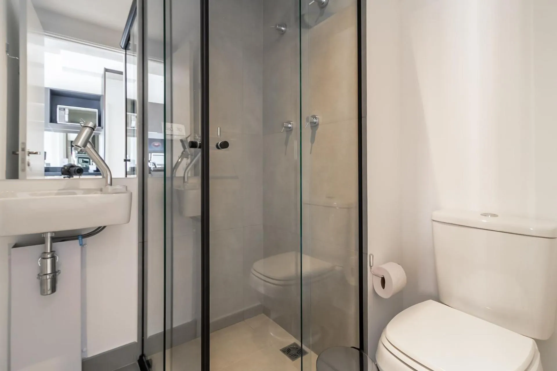 Shower in 360 VN Ueno by Housi