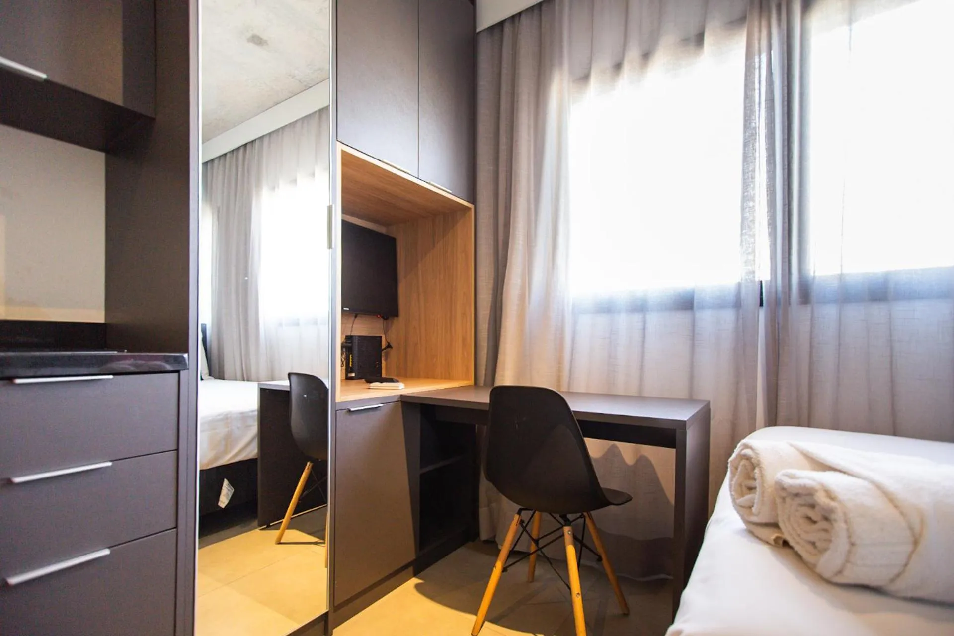 Seating area, Bed in 360 VN Ueno by Housi