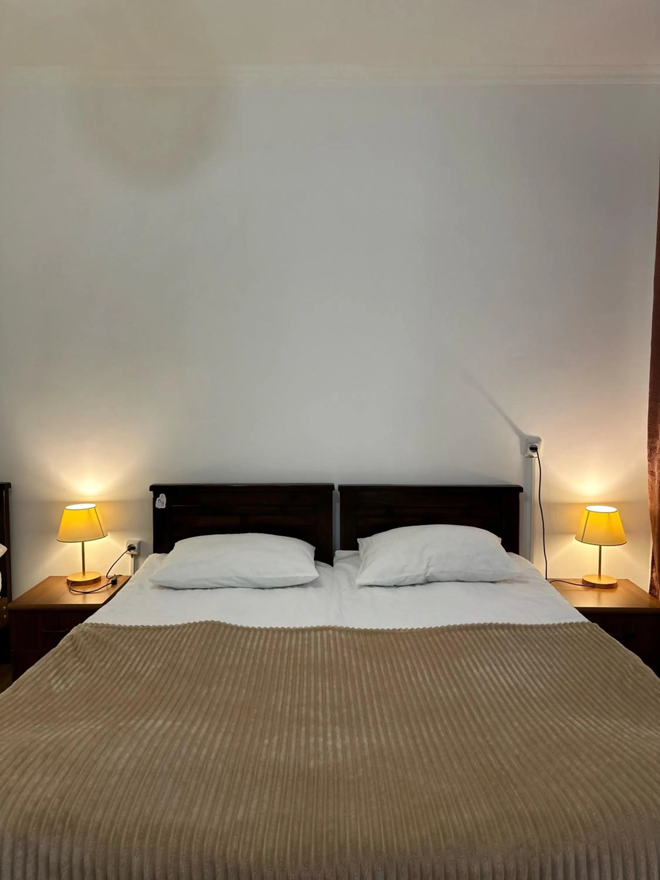 Bedroom, Bed in Meshia Apartment