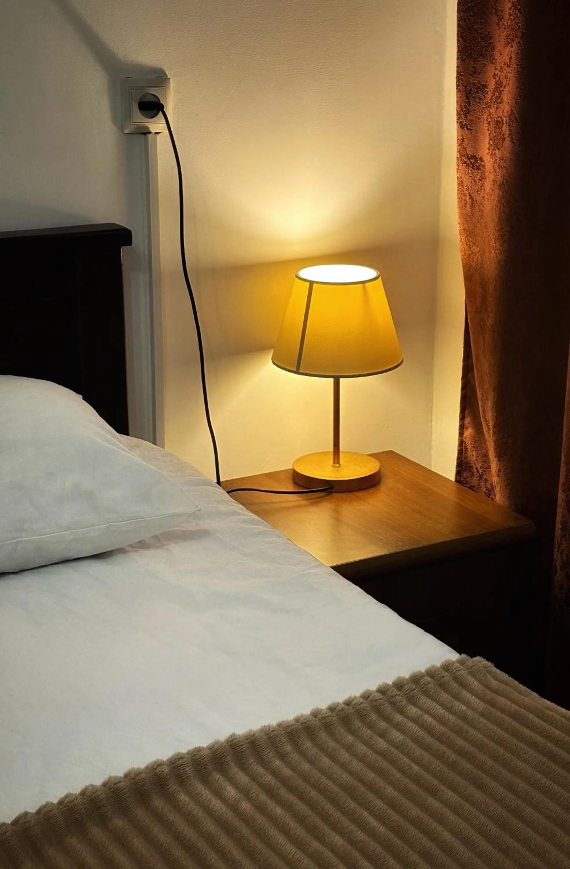 Night, Bed in Meshia Apartment