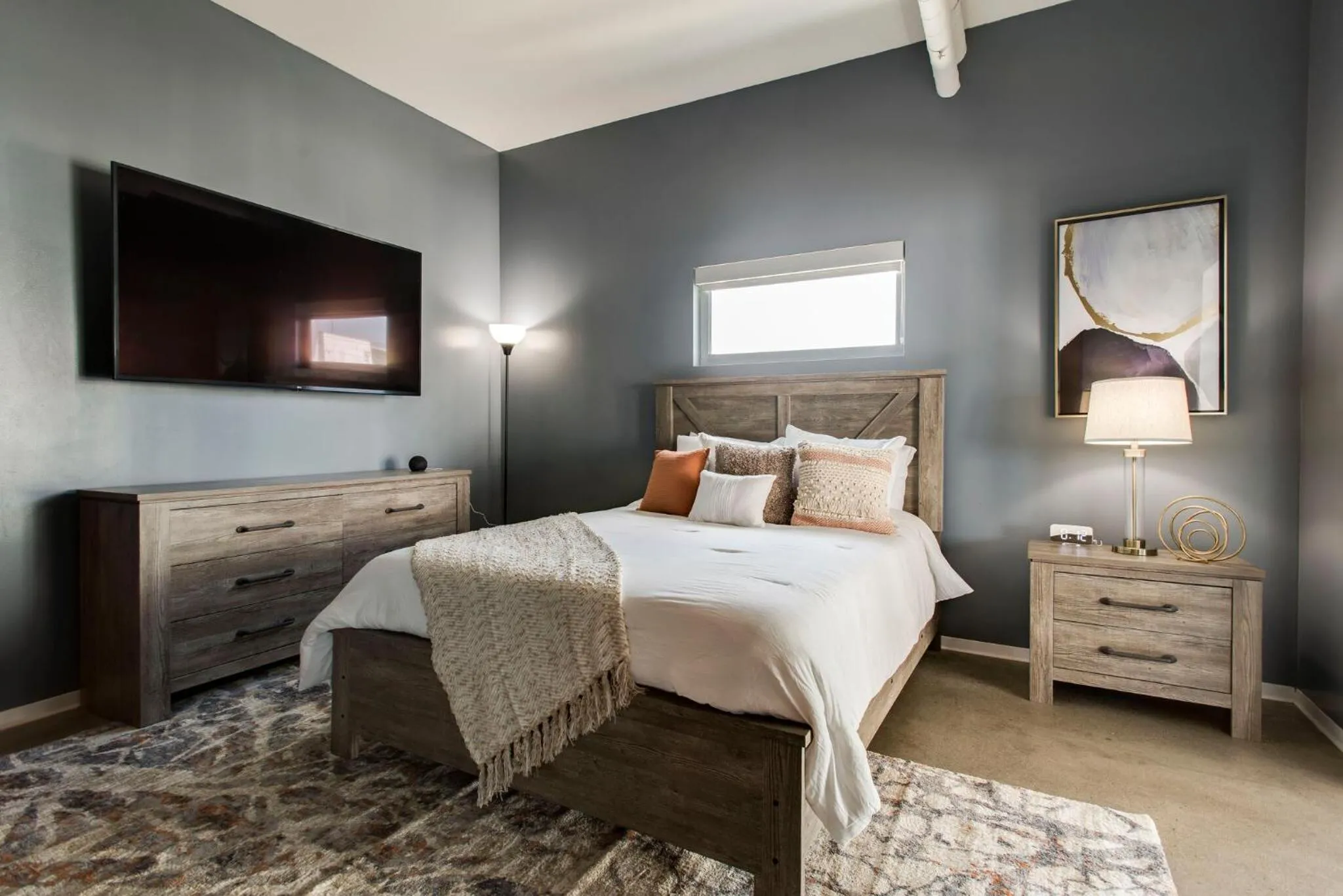 Sleek and Spacious Condo In East!