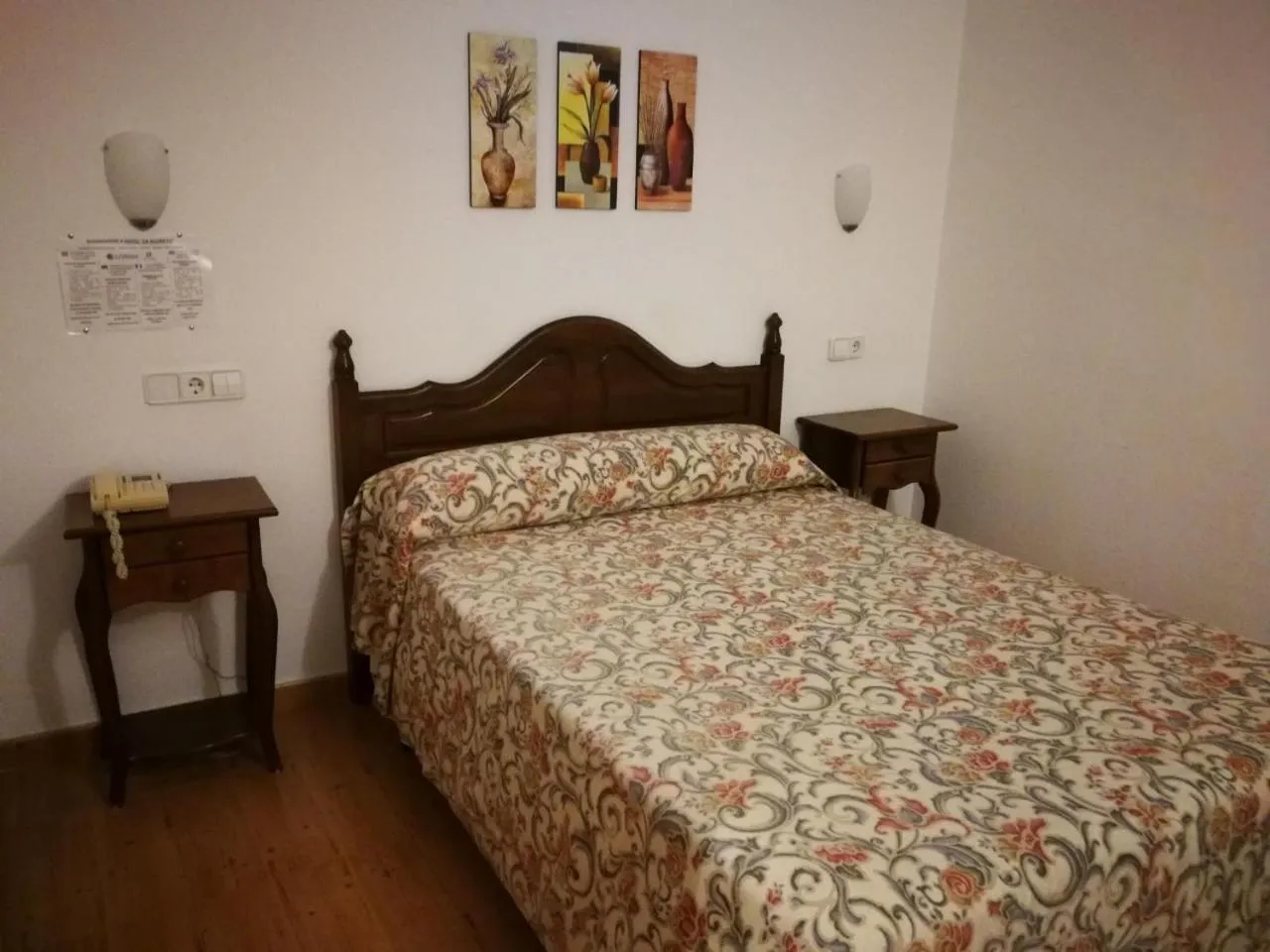 Bed in Hotel La Glorieta