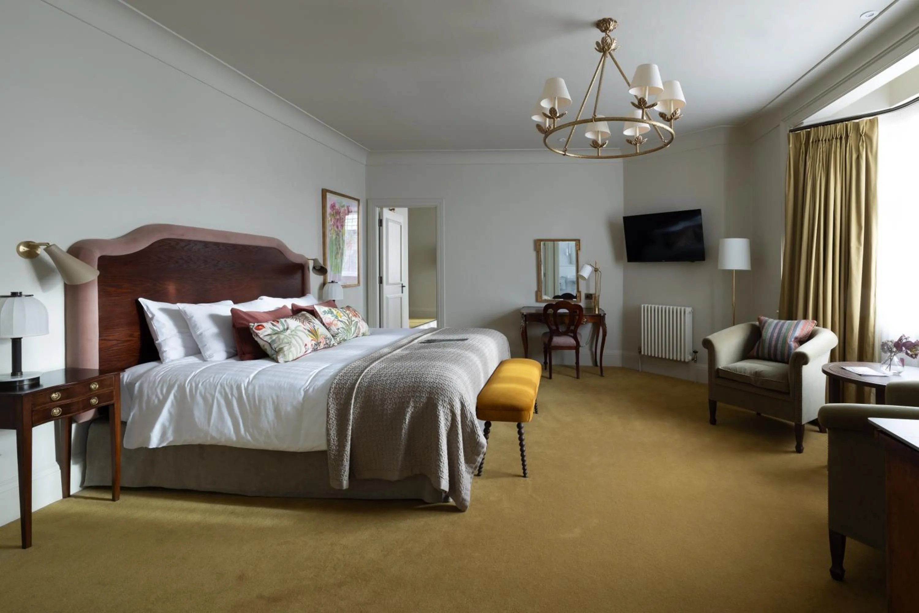 Bedroom, Bed in The White Hart Hotel Lincoln