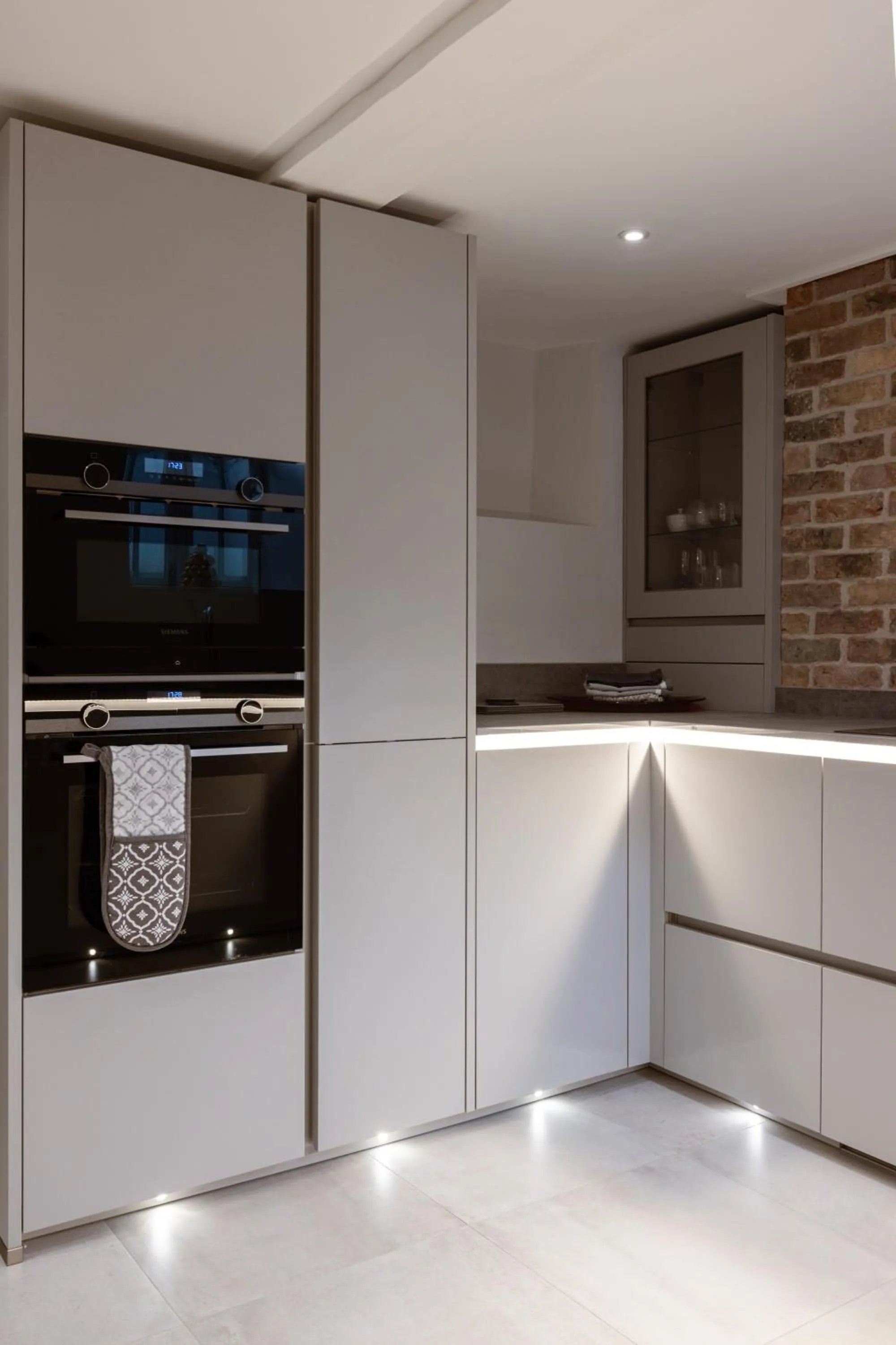 Kitchen or kitchenette in The White Hart Hotel Lincoln