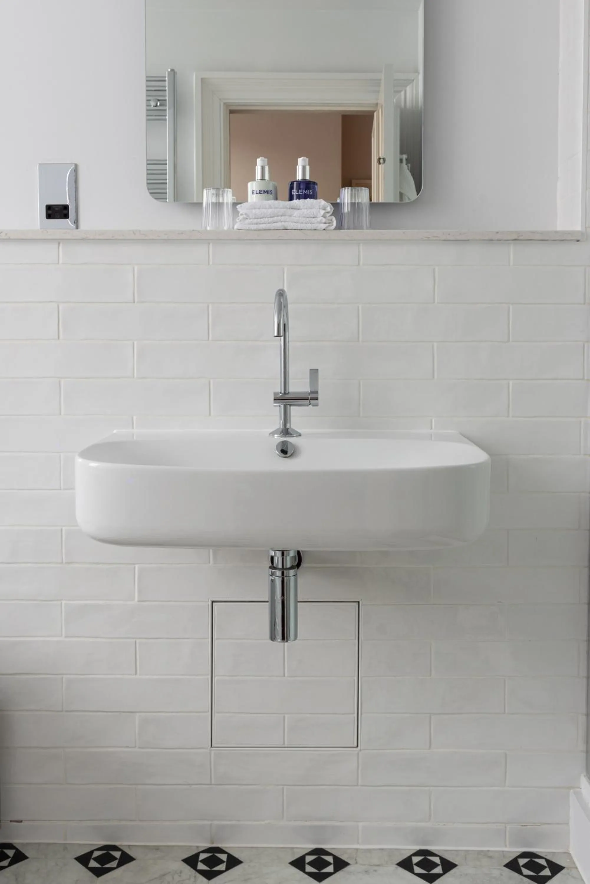 Bathroom in The White Hart Hotel Lincoln