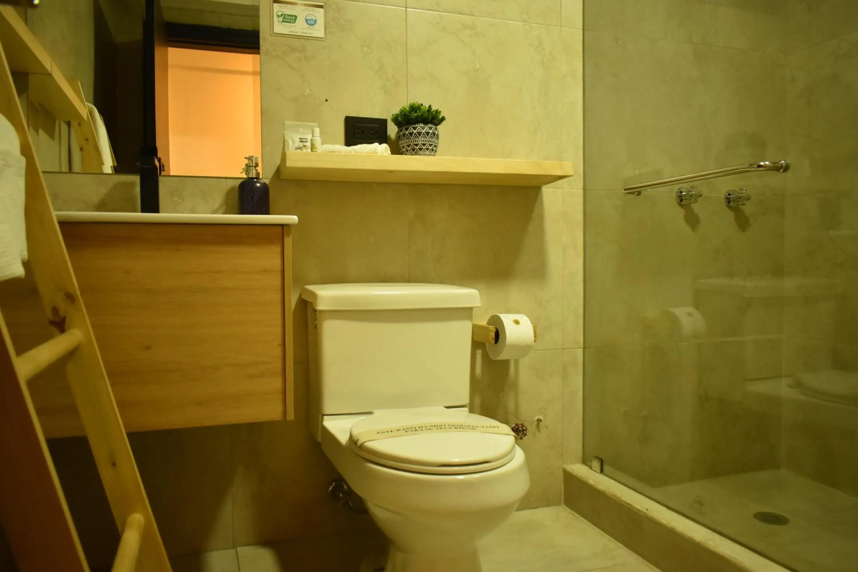 Toilet in Hotel Vaway