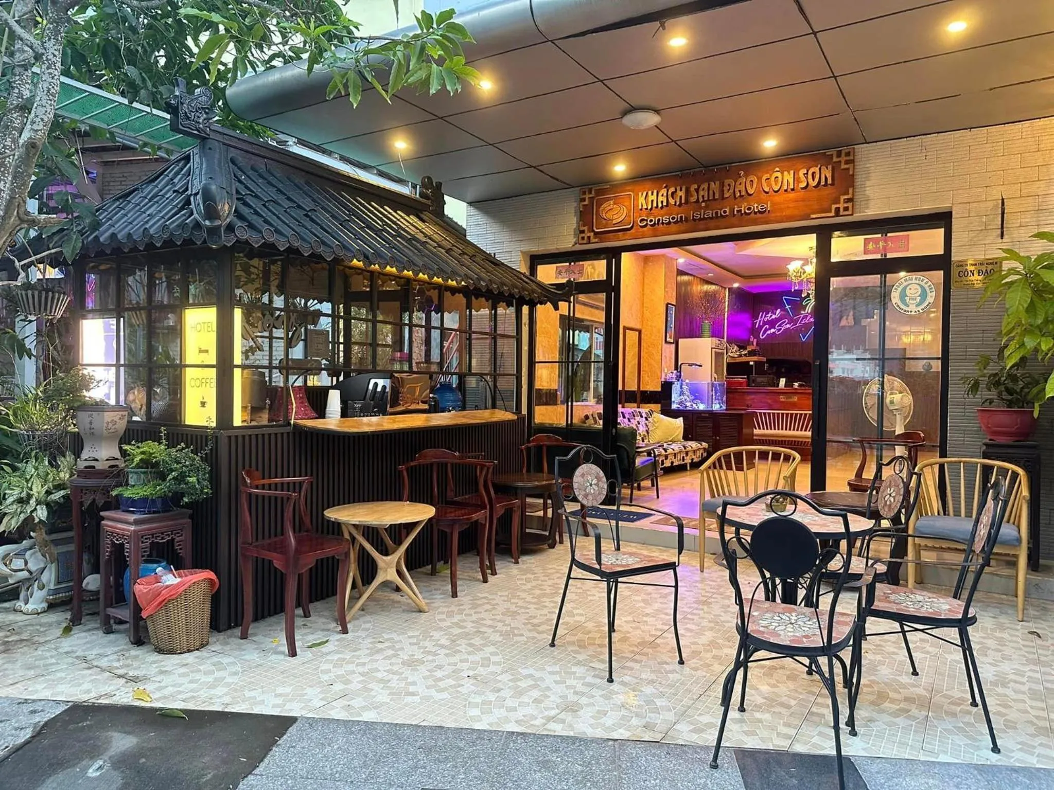 Con Son Island Hotel