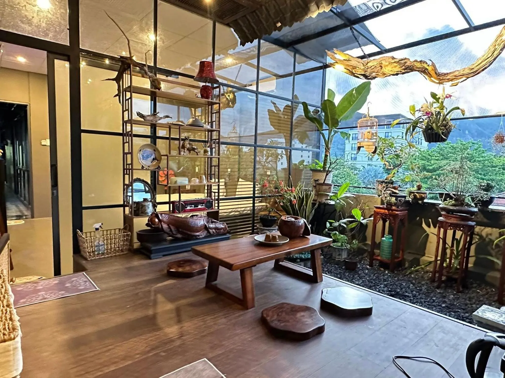 Con Son Island Hotel