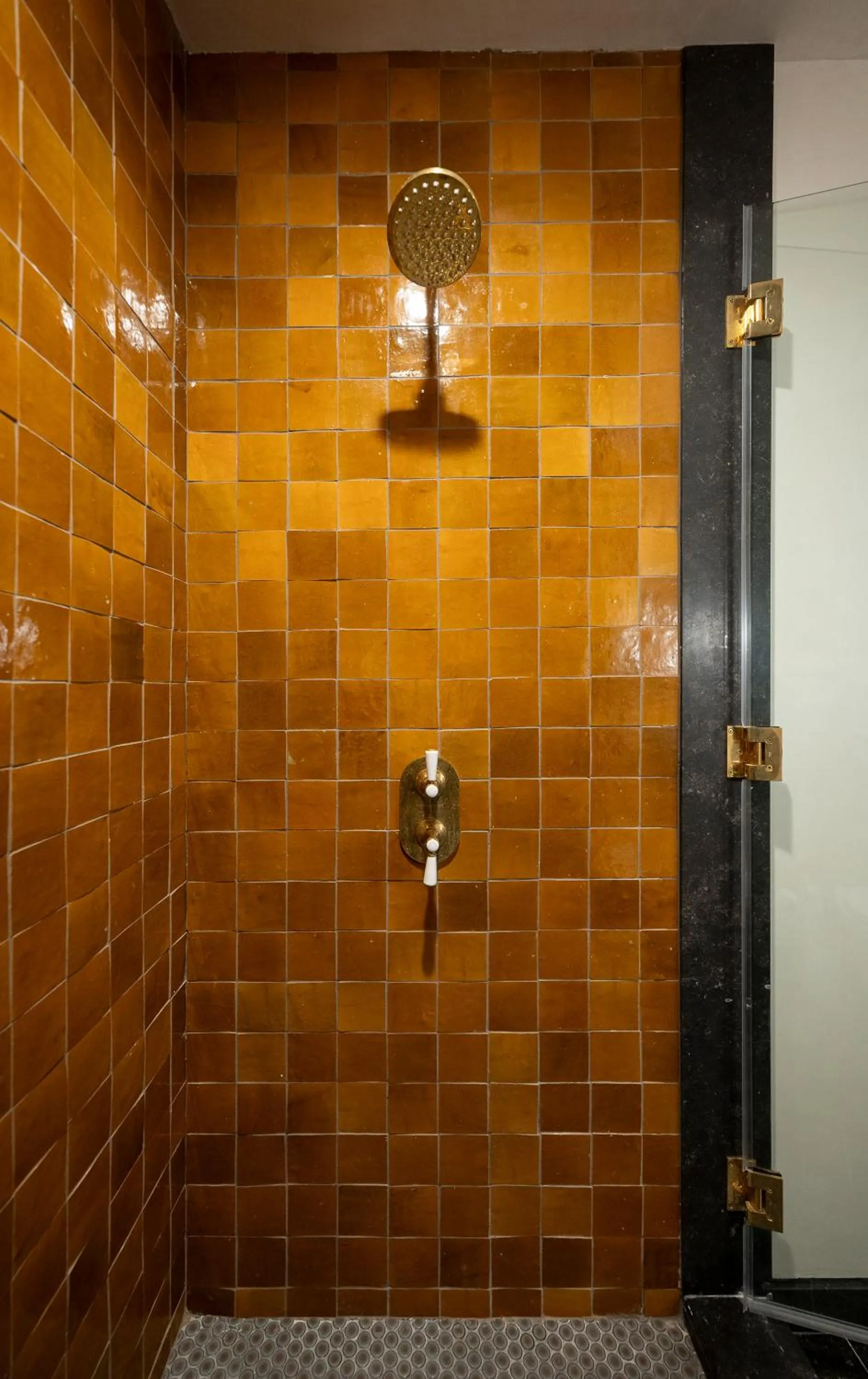 Shower in Gjelina Hotel