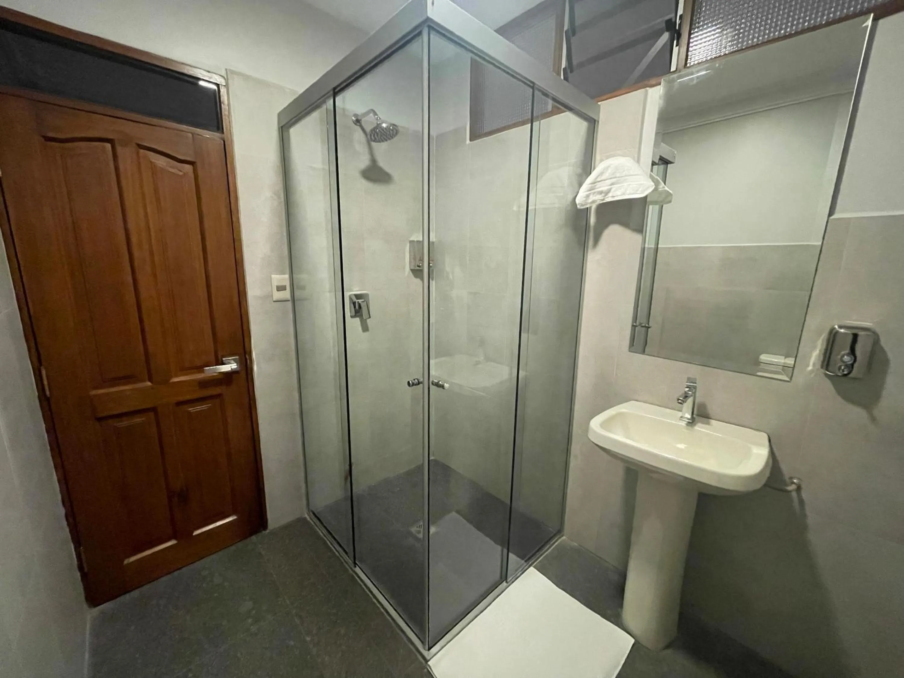 Shower in Izza Hotel