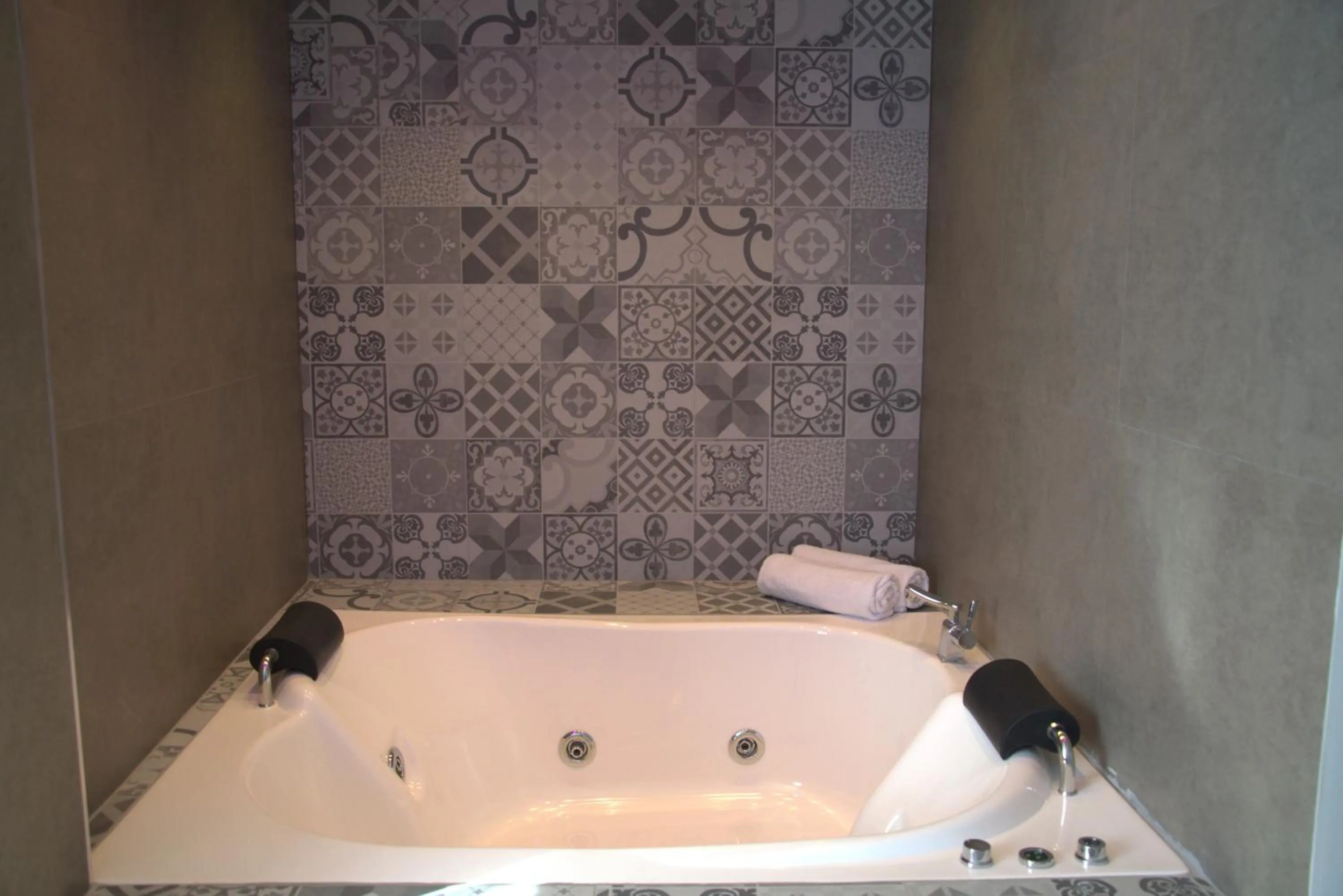 Hot Tub in Izza Hotel