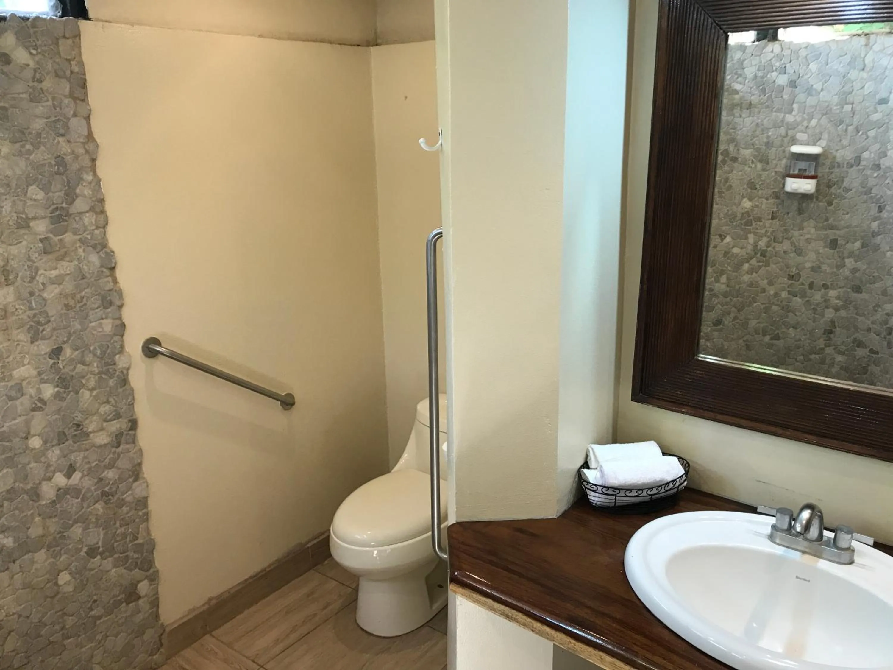 Tamarindo Village Hotel