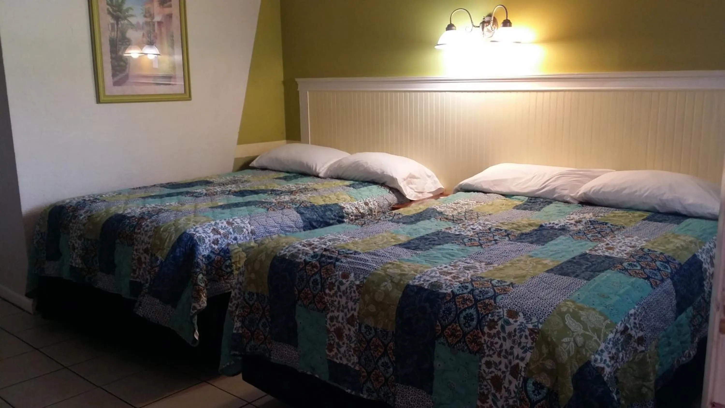 Bed in Lake Side Lodge