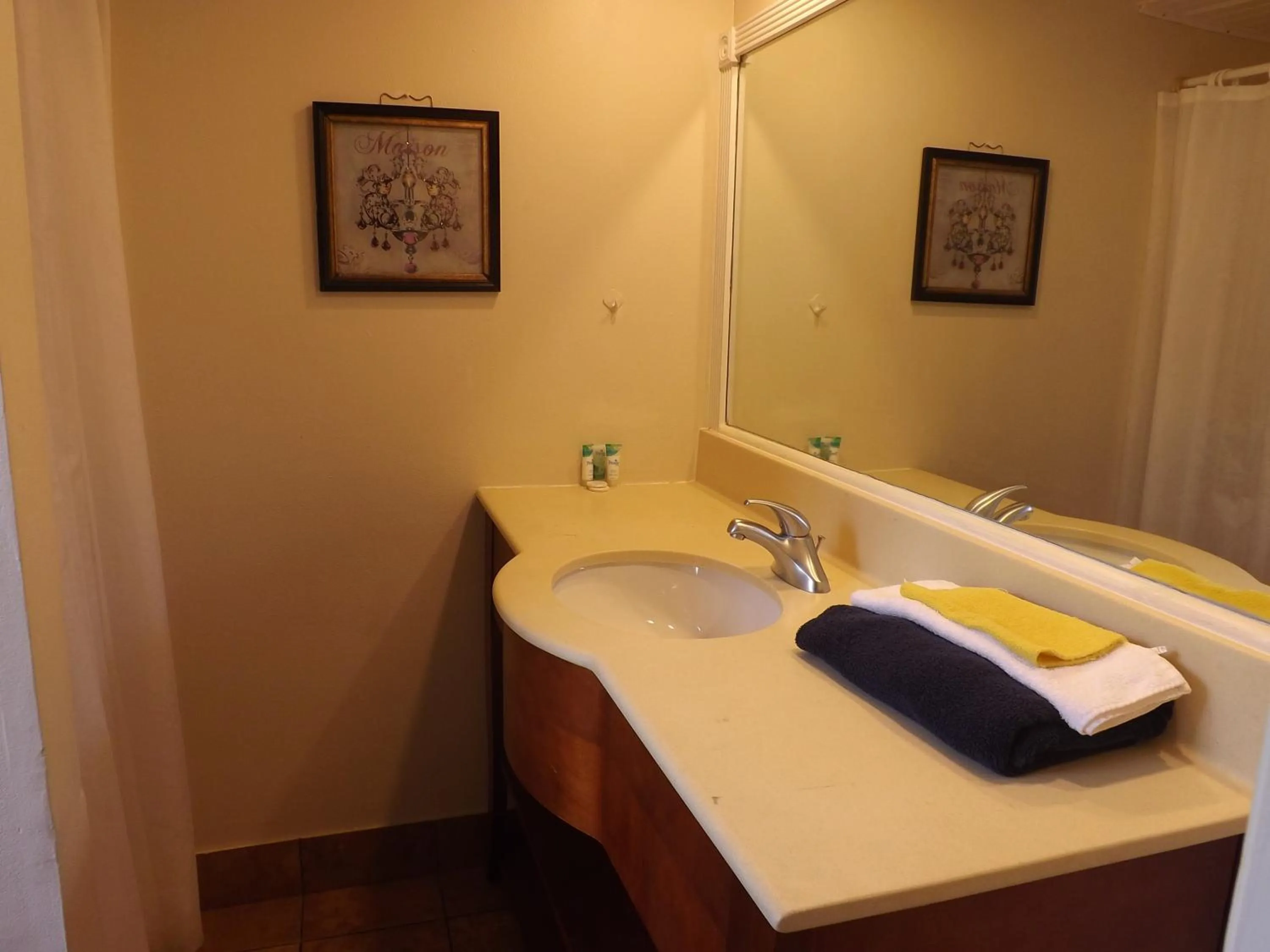 Bathroom in Lake Side Lodge