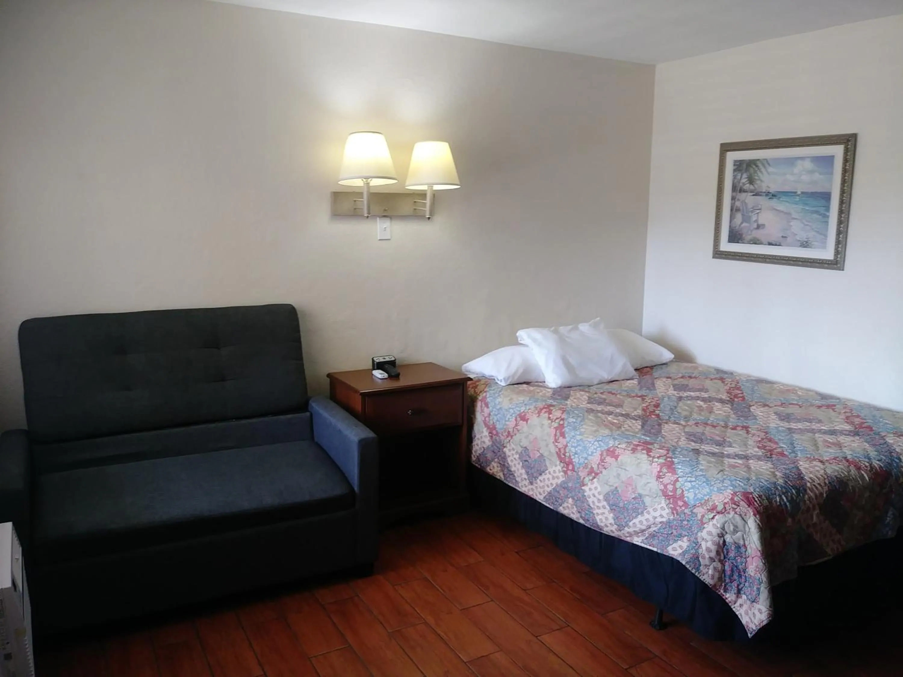 Bed in Lake Side Lodge