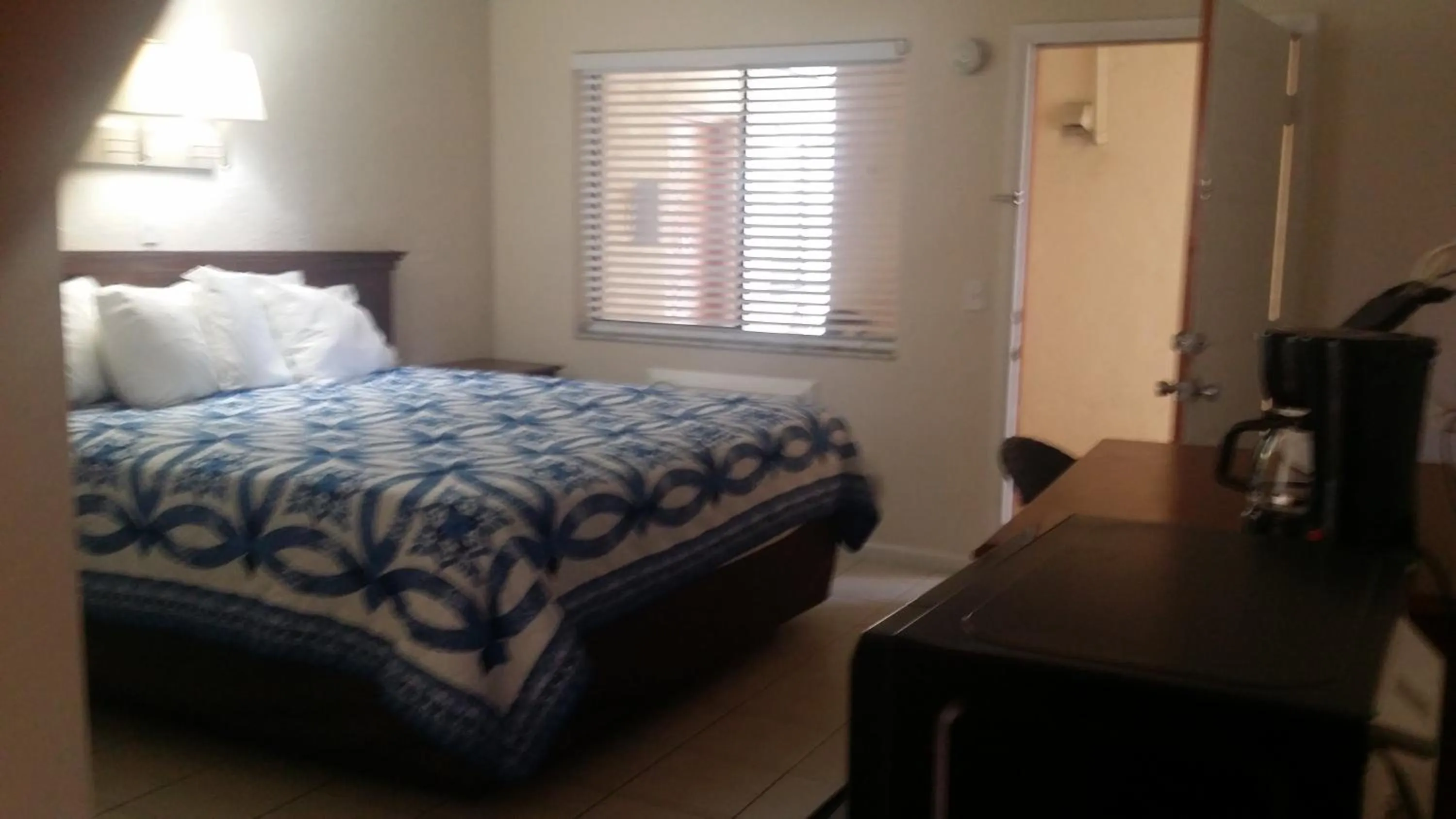 Bed in Lake Side Lodge