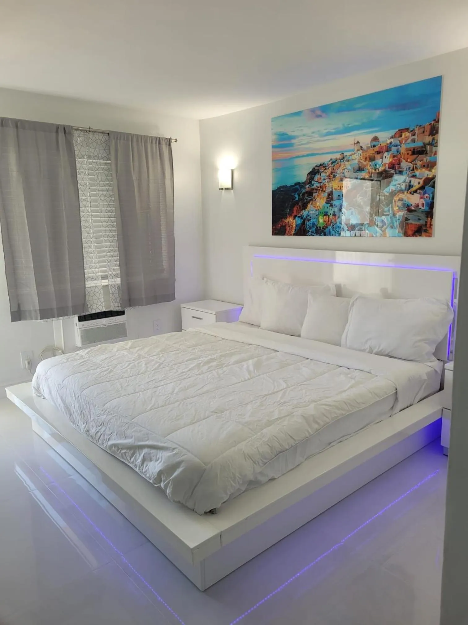 Bed in Lake Side Lodge