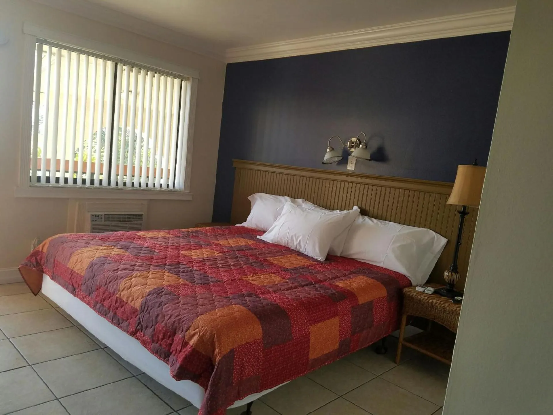 Bed in Lake Side Lodge