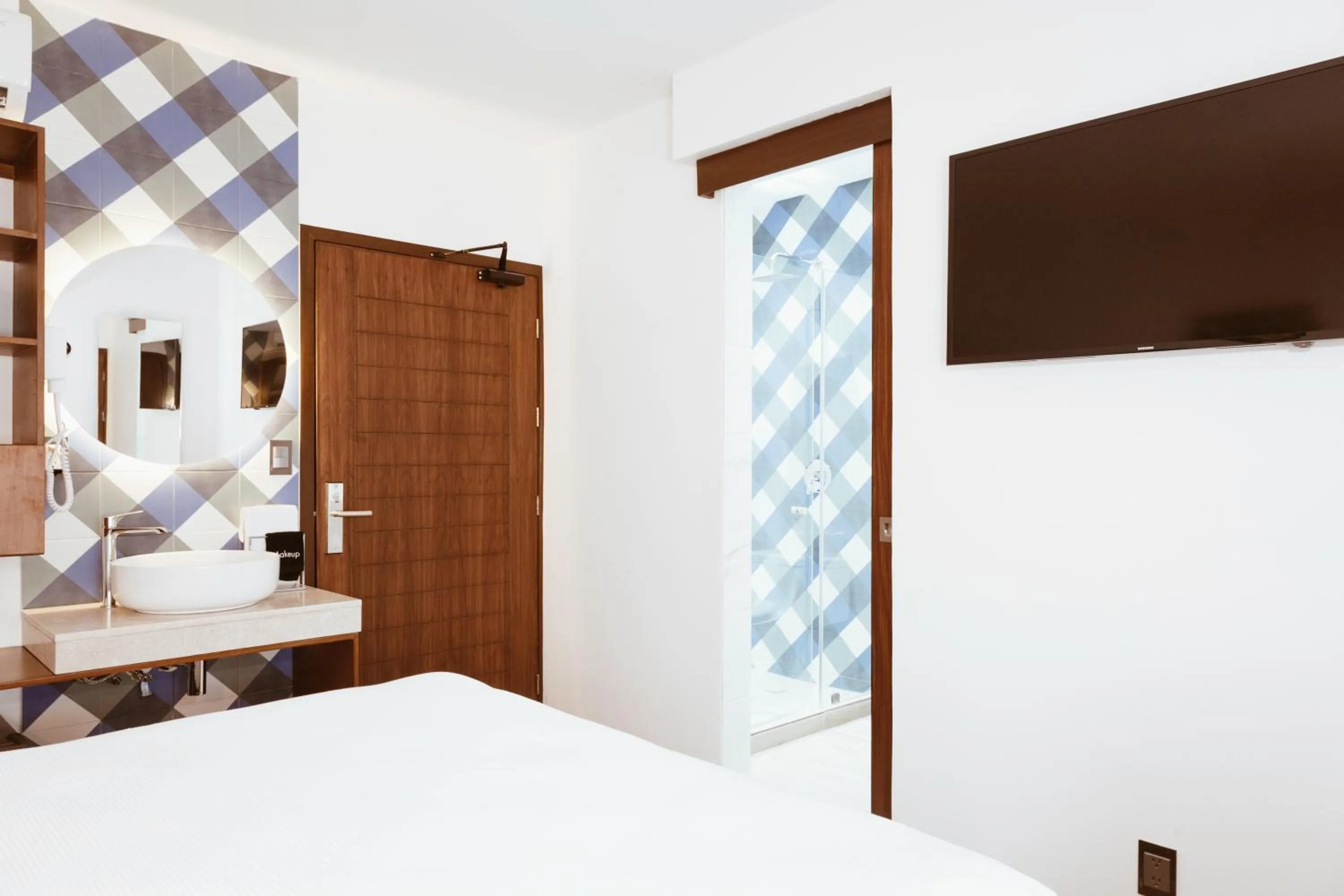 Photo of the whole room, Bed in Nuxká Hotel