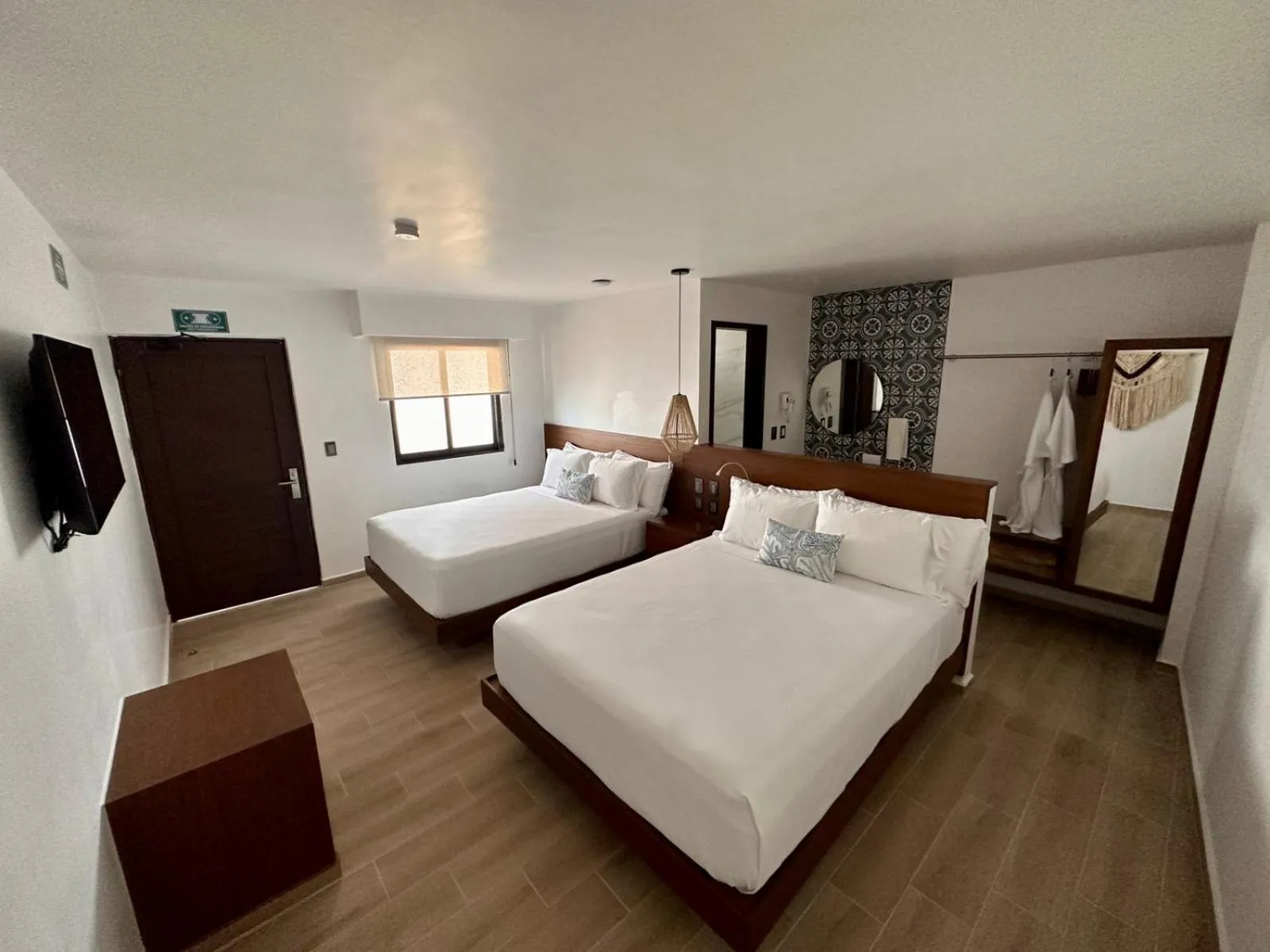 Photo of the whole room, Bed in Nuxká Hotel