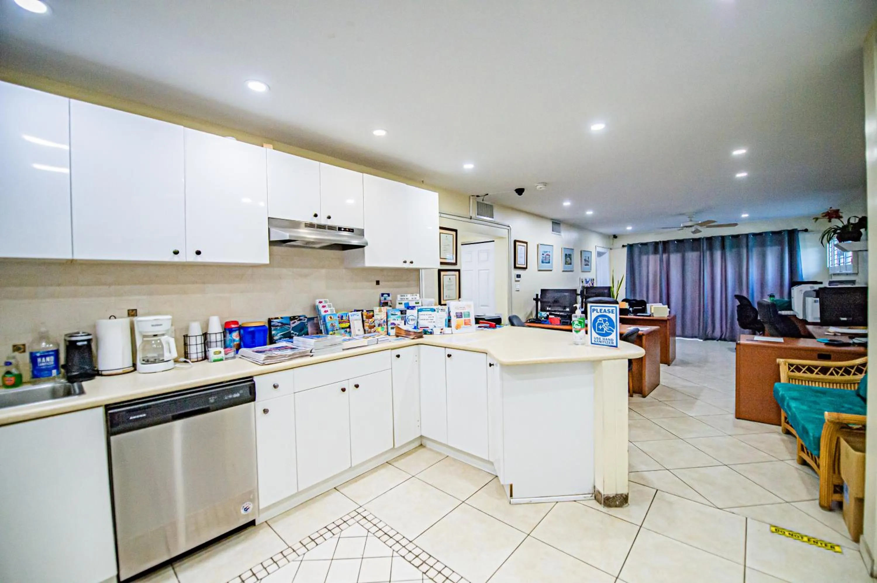 Lobby or reception in Seven Mile Beach Resort