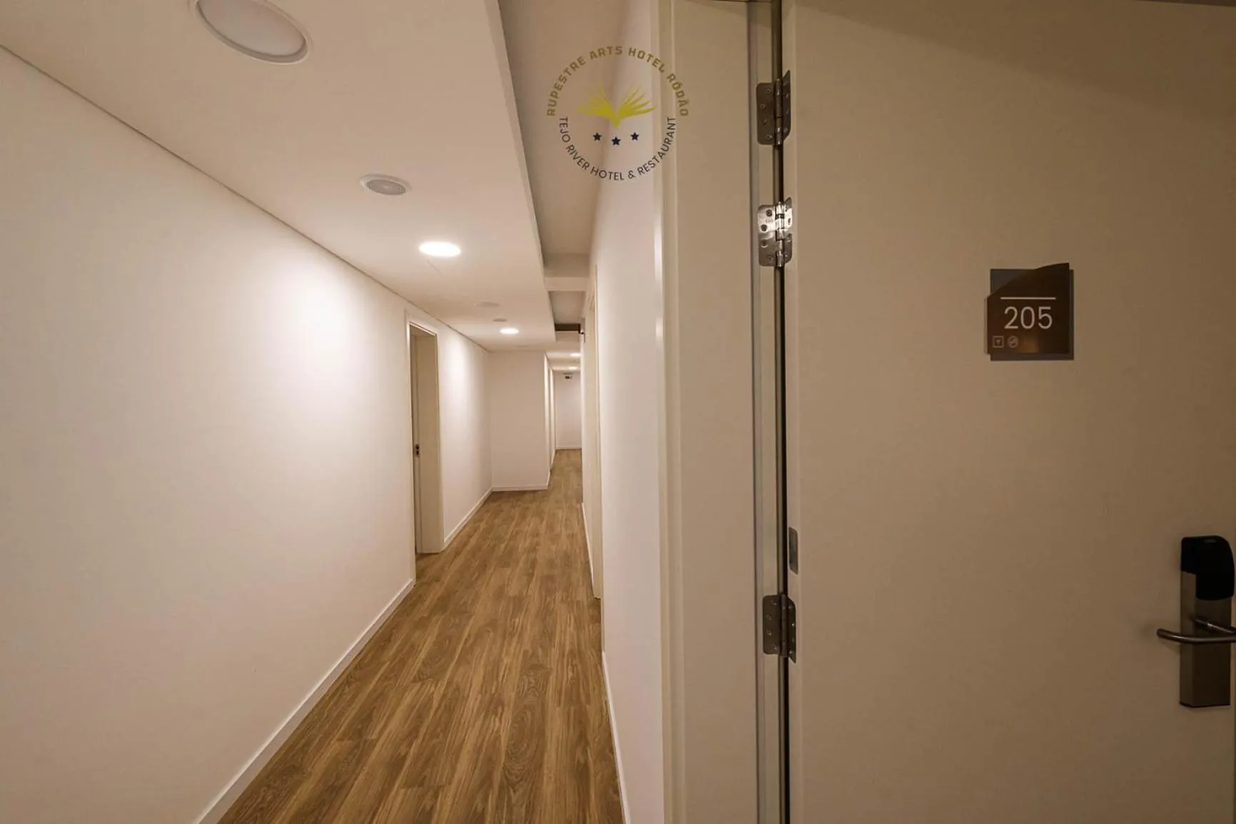 Photo of the whole room in Rupestre Arts Hotel Ródão