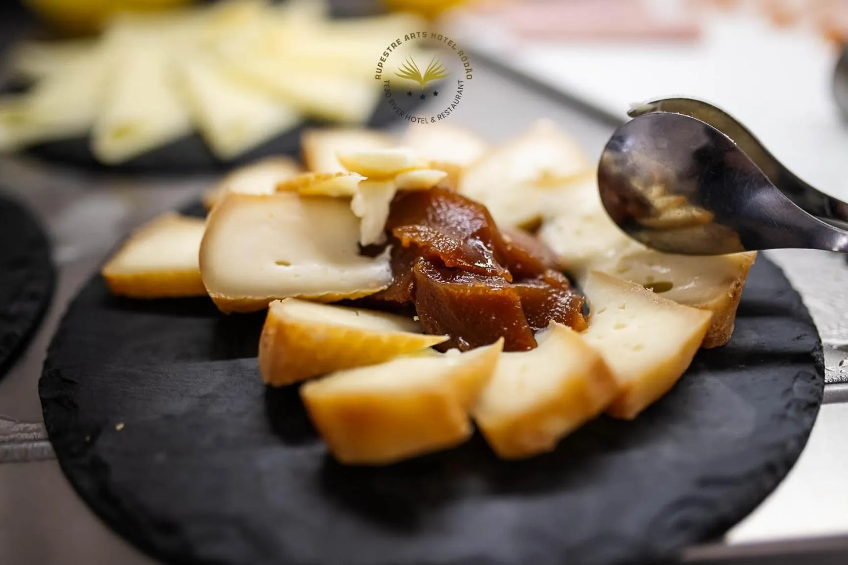 Buffet breakfast in Rupestre Arts Hotel Ródão