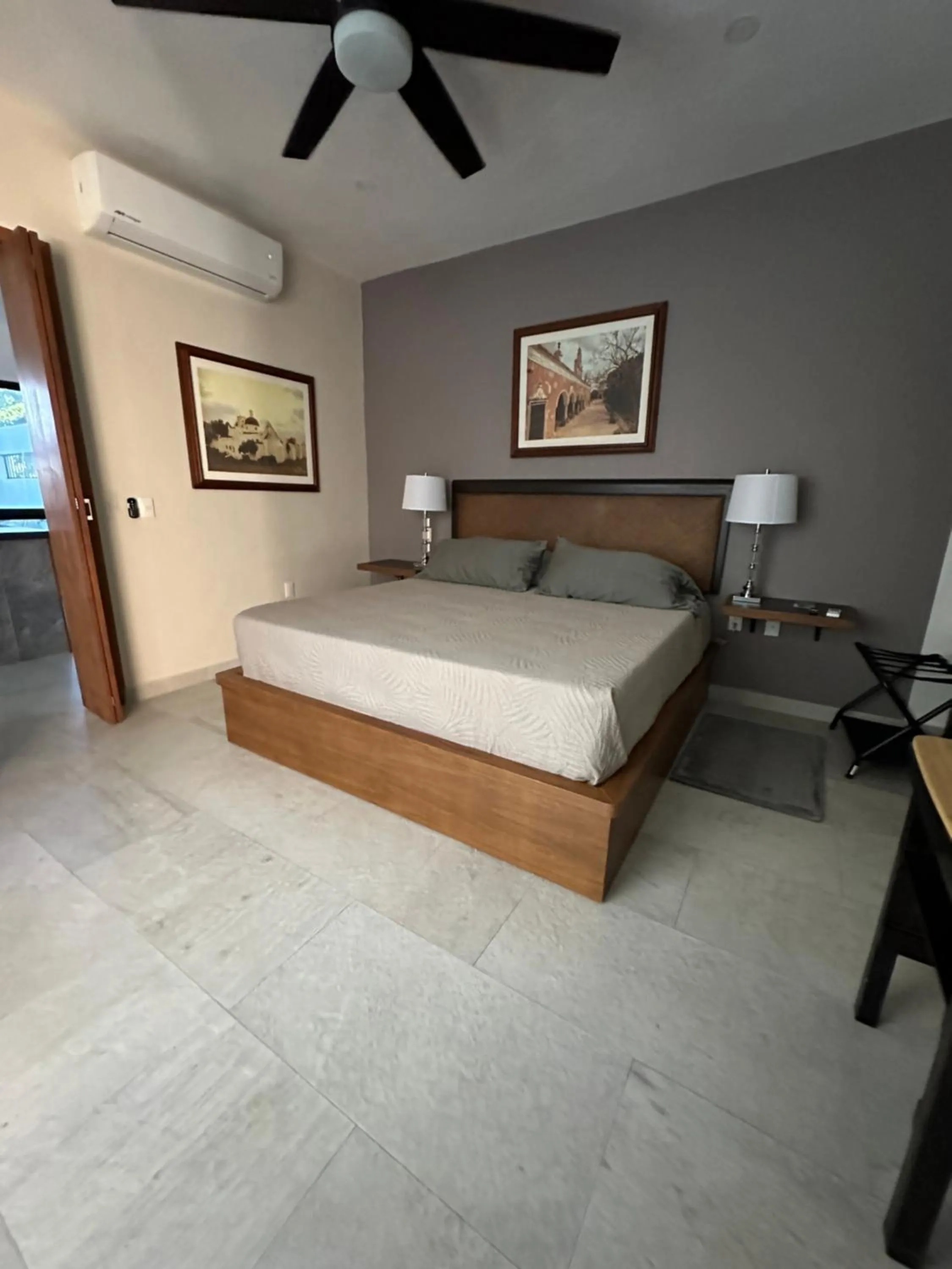 Bed in Oasis Urban Retreat