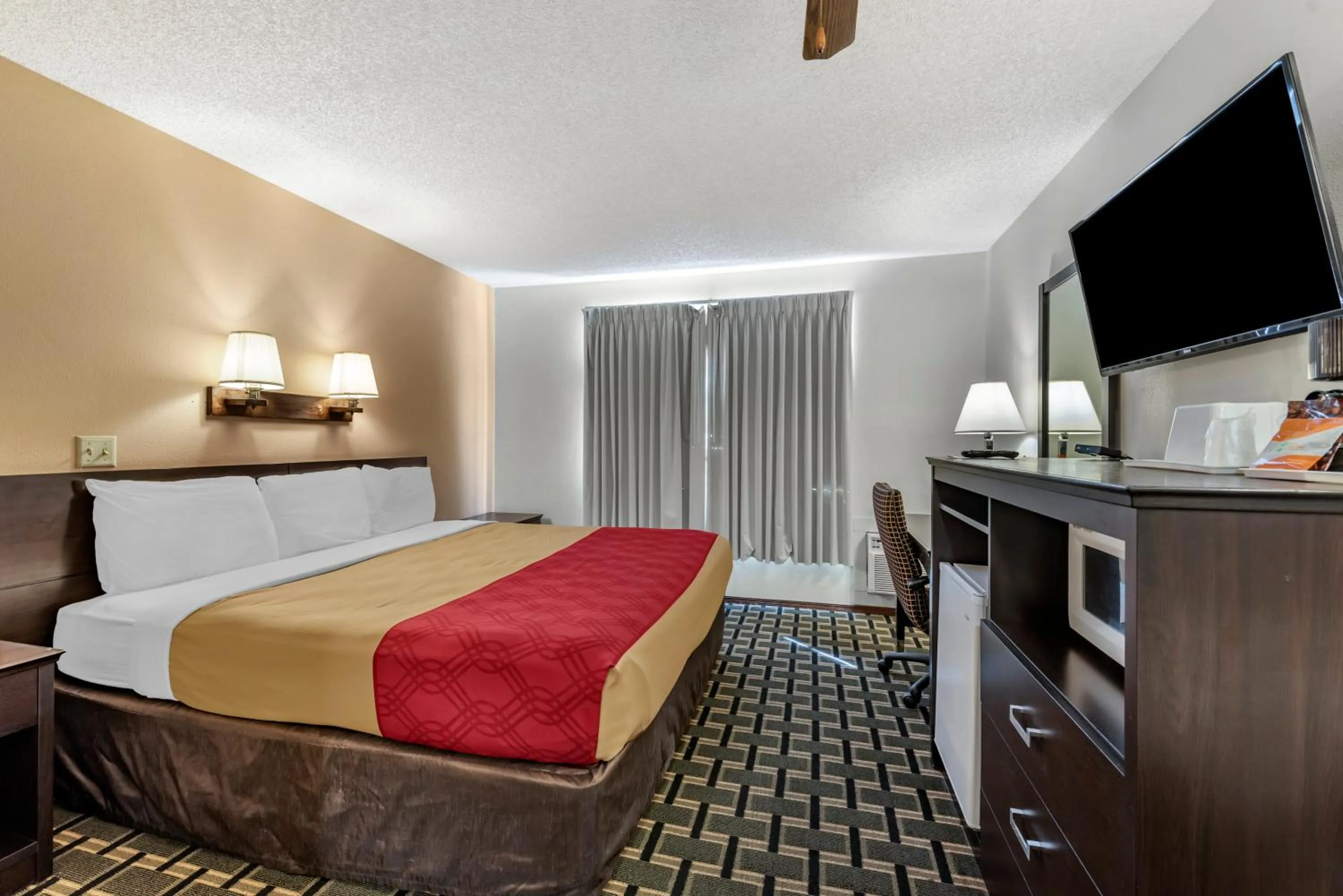 Bed in Econo Lodge La Junta