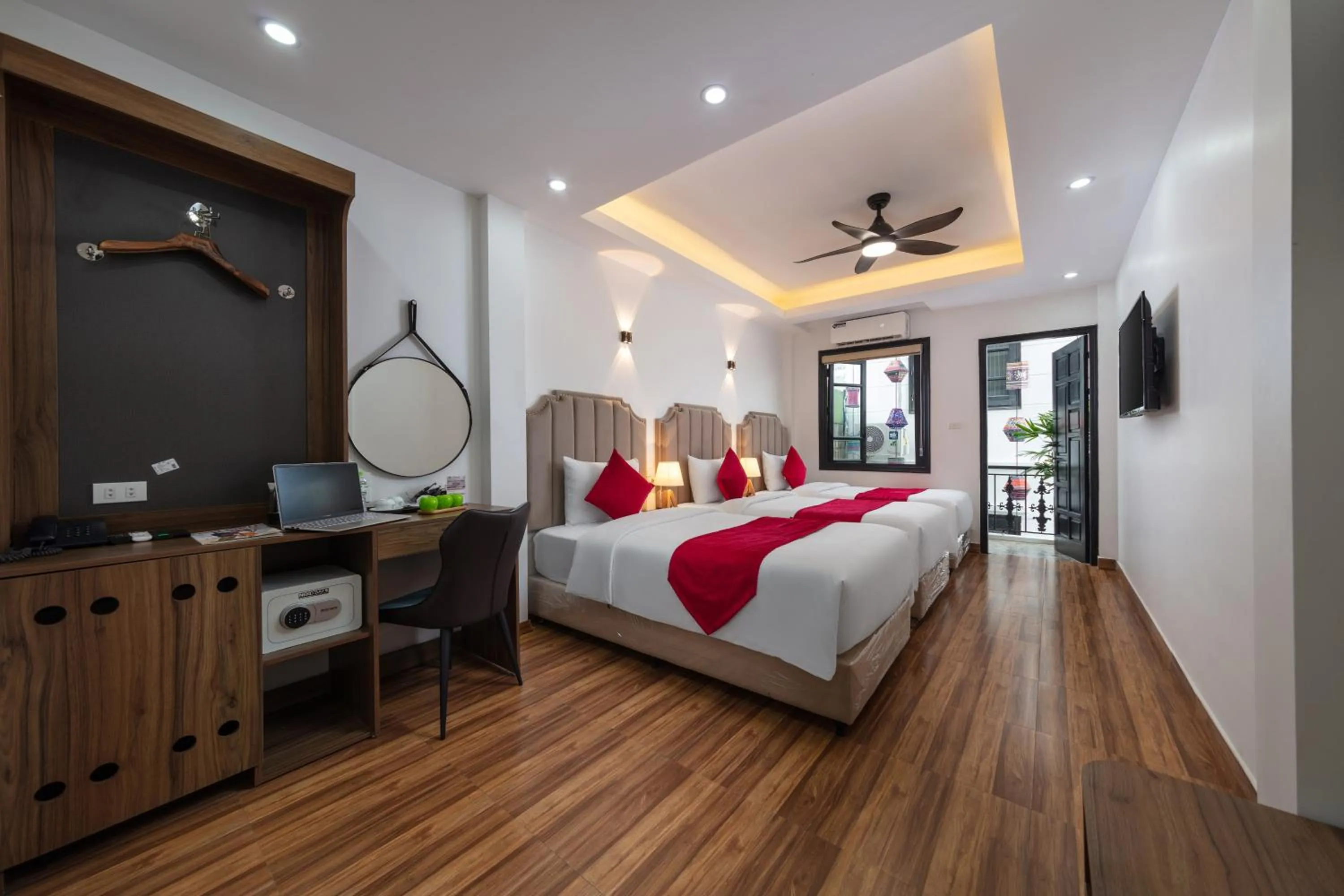 Bedroom, Bed in Hanoi Liliane Hotel and Travel