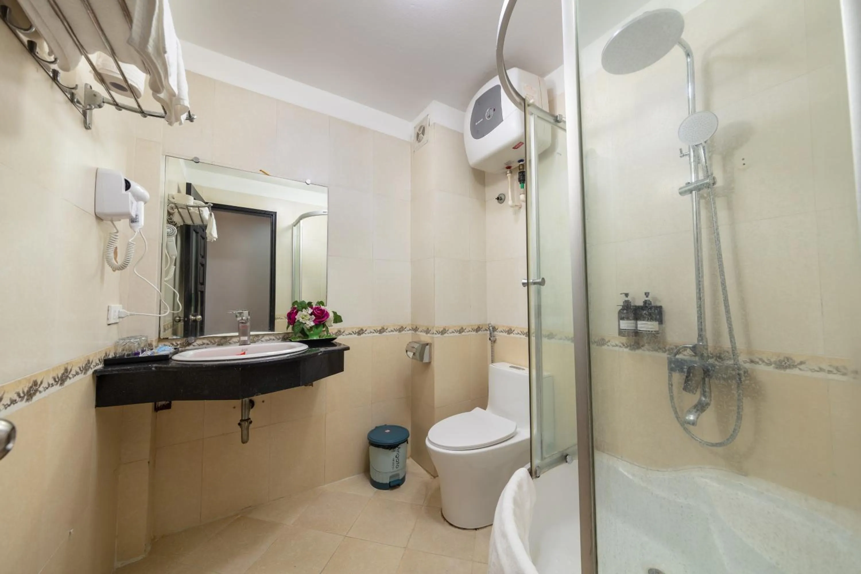 Bathroom in Hanoi Liliane Hotel and Travel