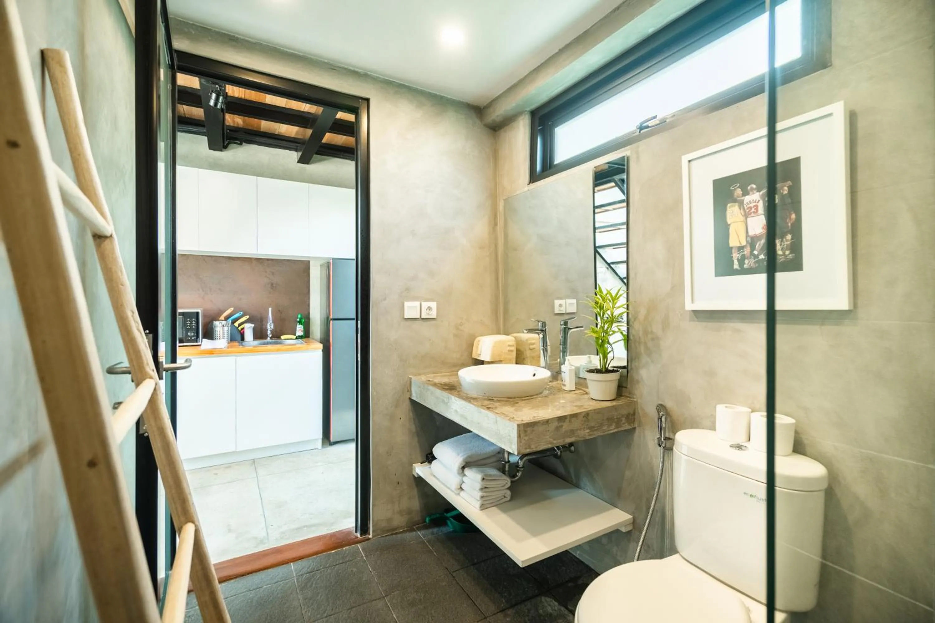 Toilet in Canggu 2Plex Apartment