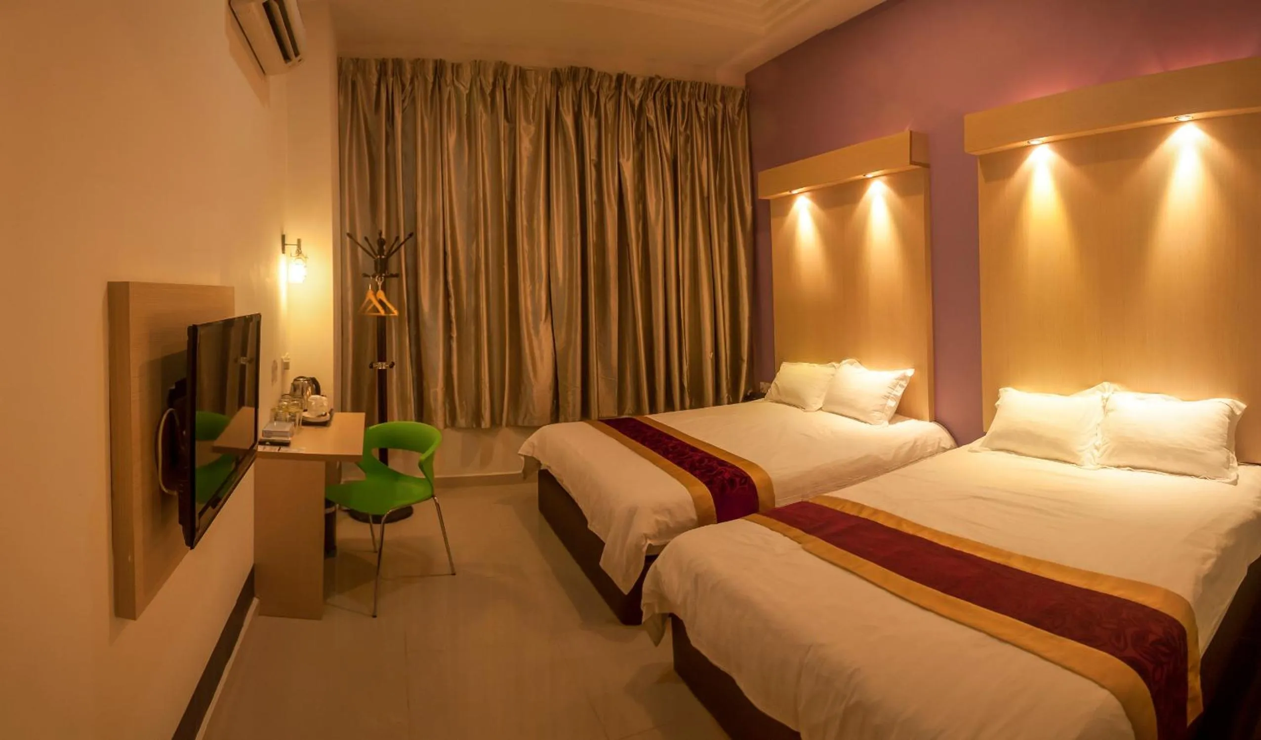 Bed in Avantgarde Hotel