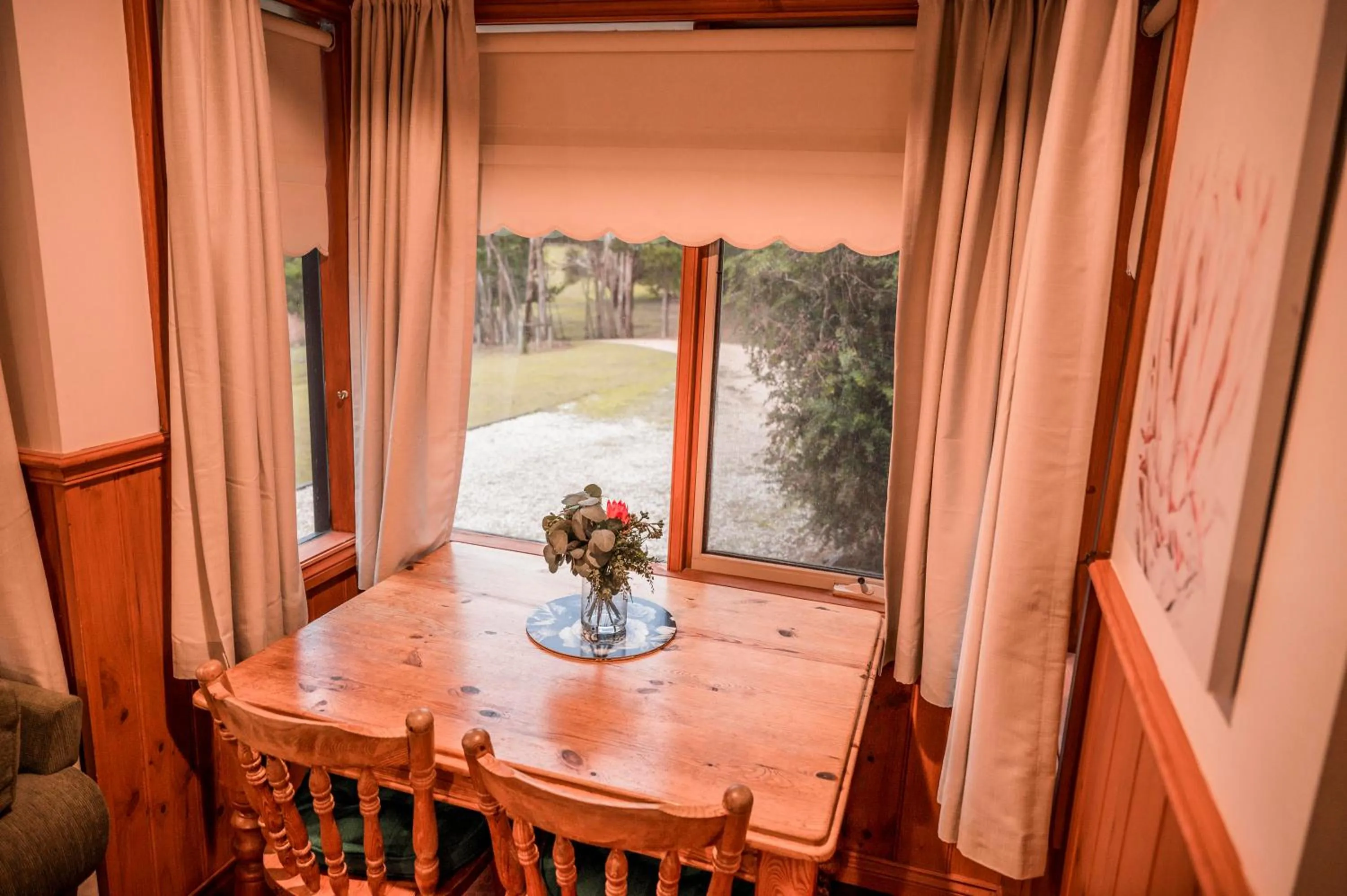 Dining area in Bells Estate Great Ocean Road Cottages