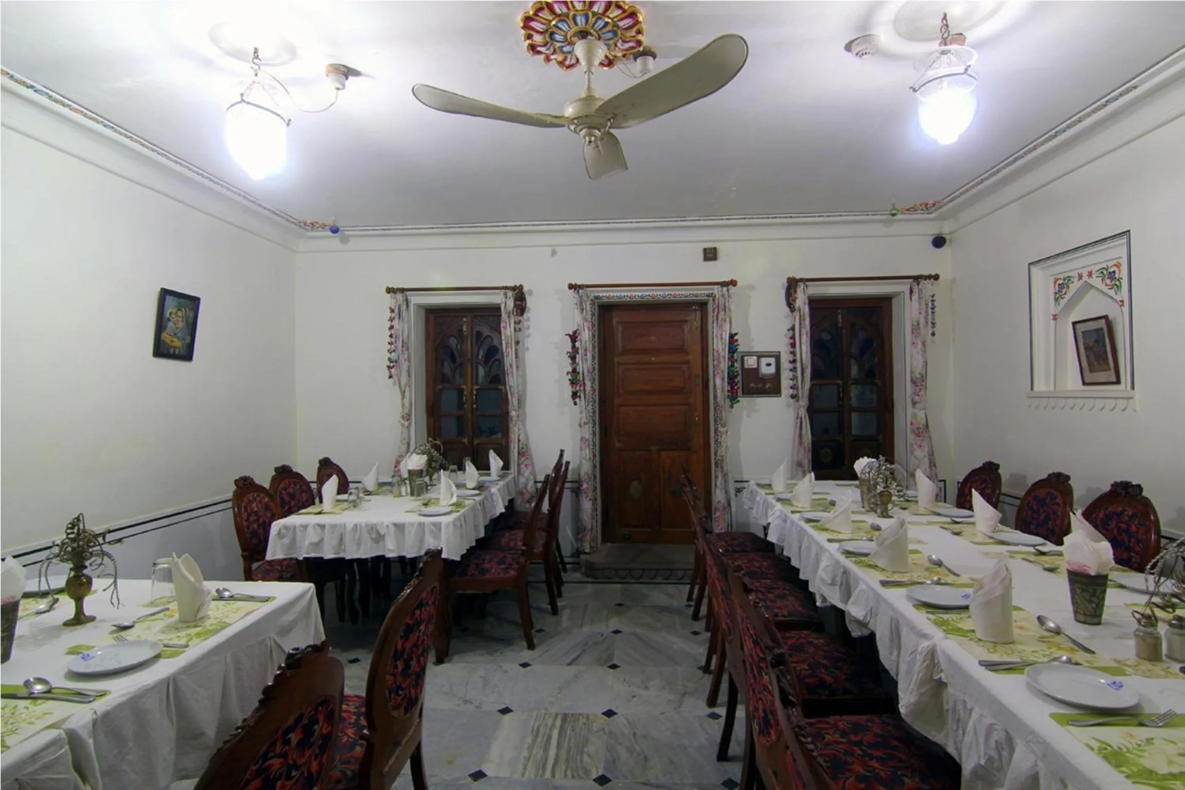 Restaurant/places to eat in Hotel Pushkar Palace