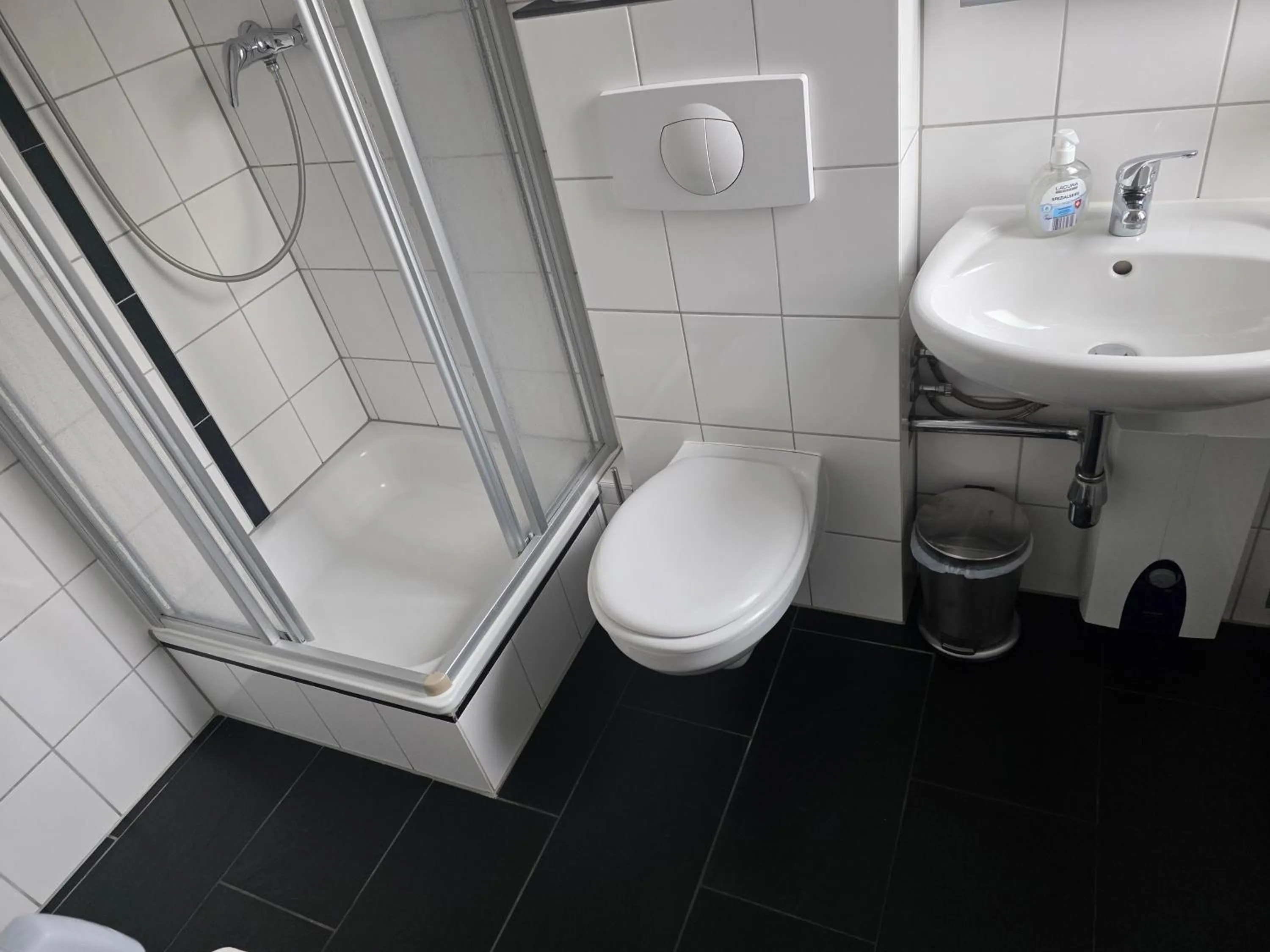 Shower in Pension am Filmpark