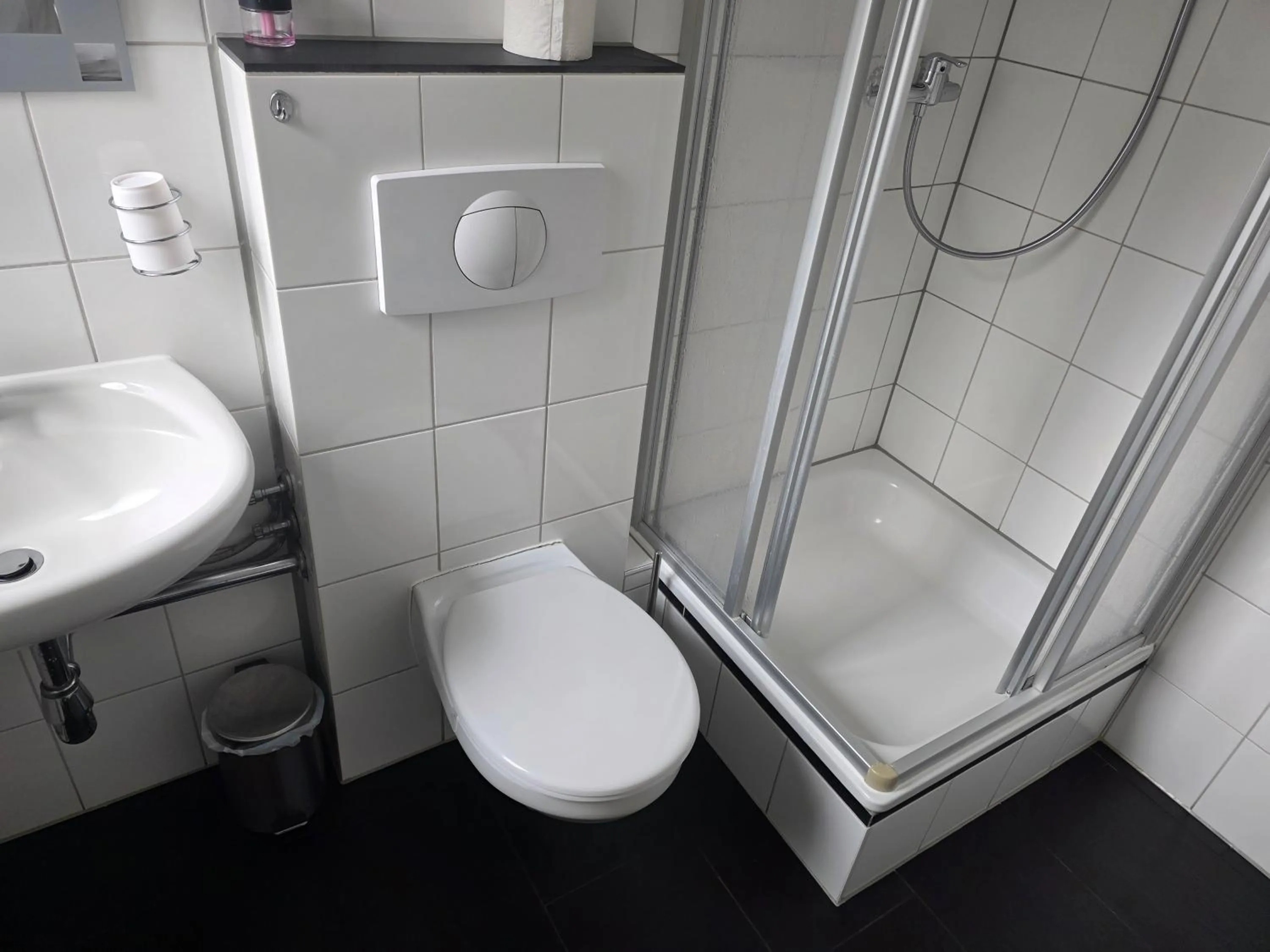 Shower in Pension am Filmpark