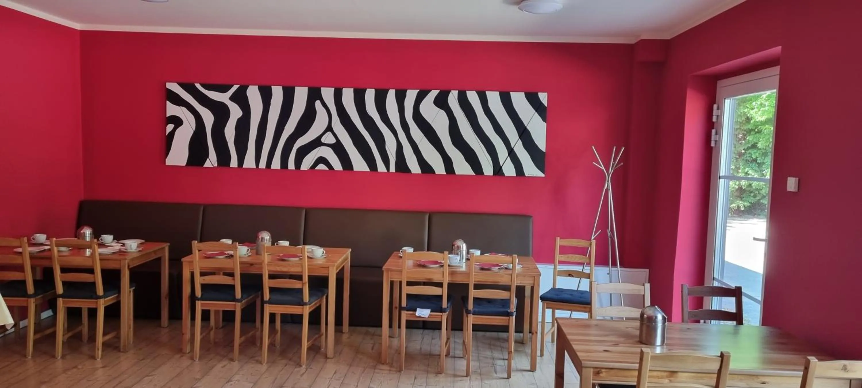 Restaurant/places to eat in Pension am Filmpark