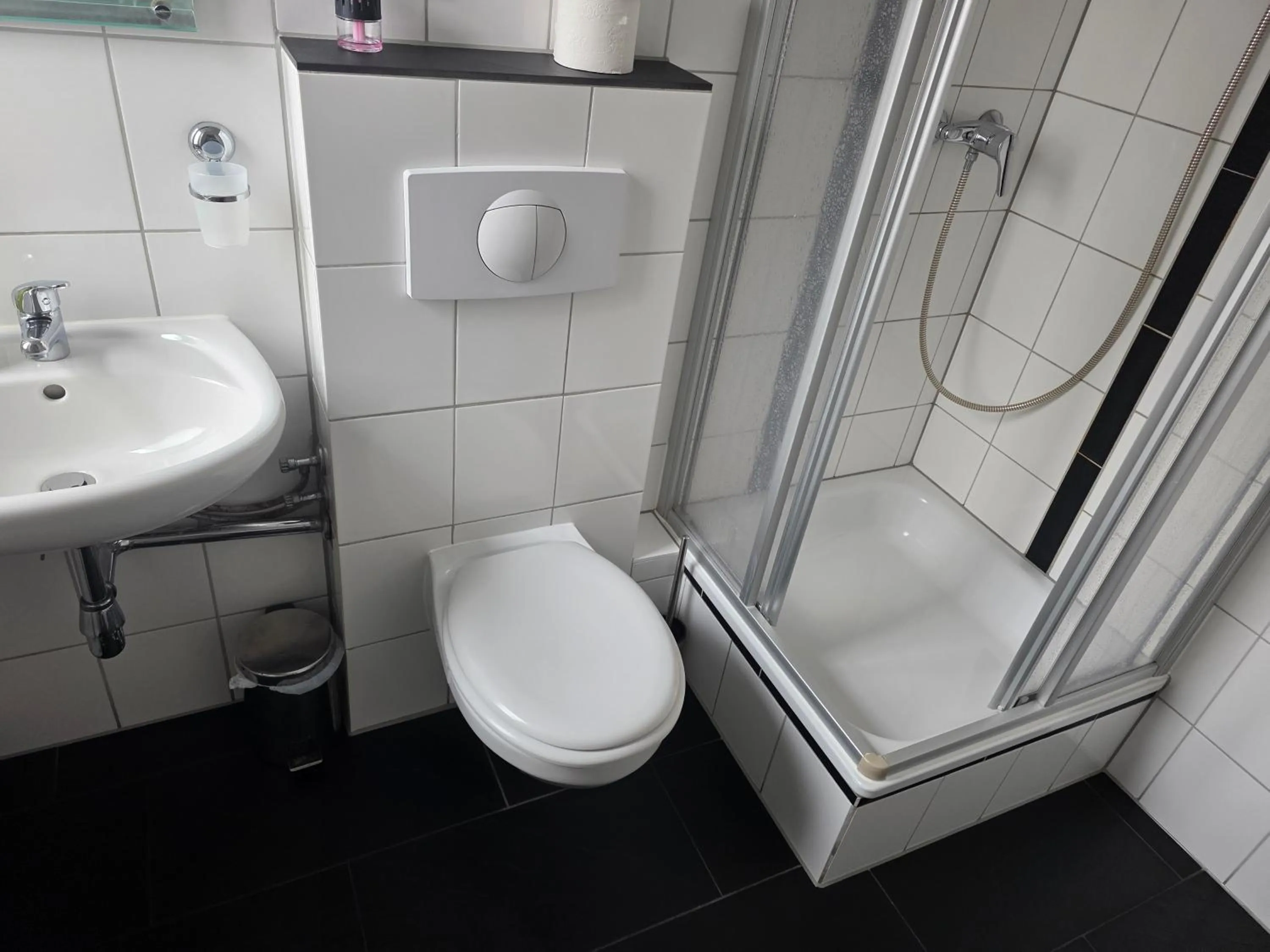 Shower in Pension am Filmpark