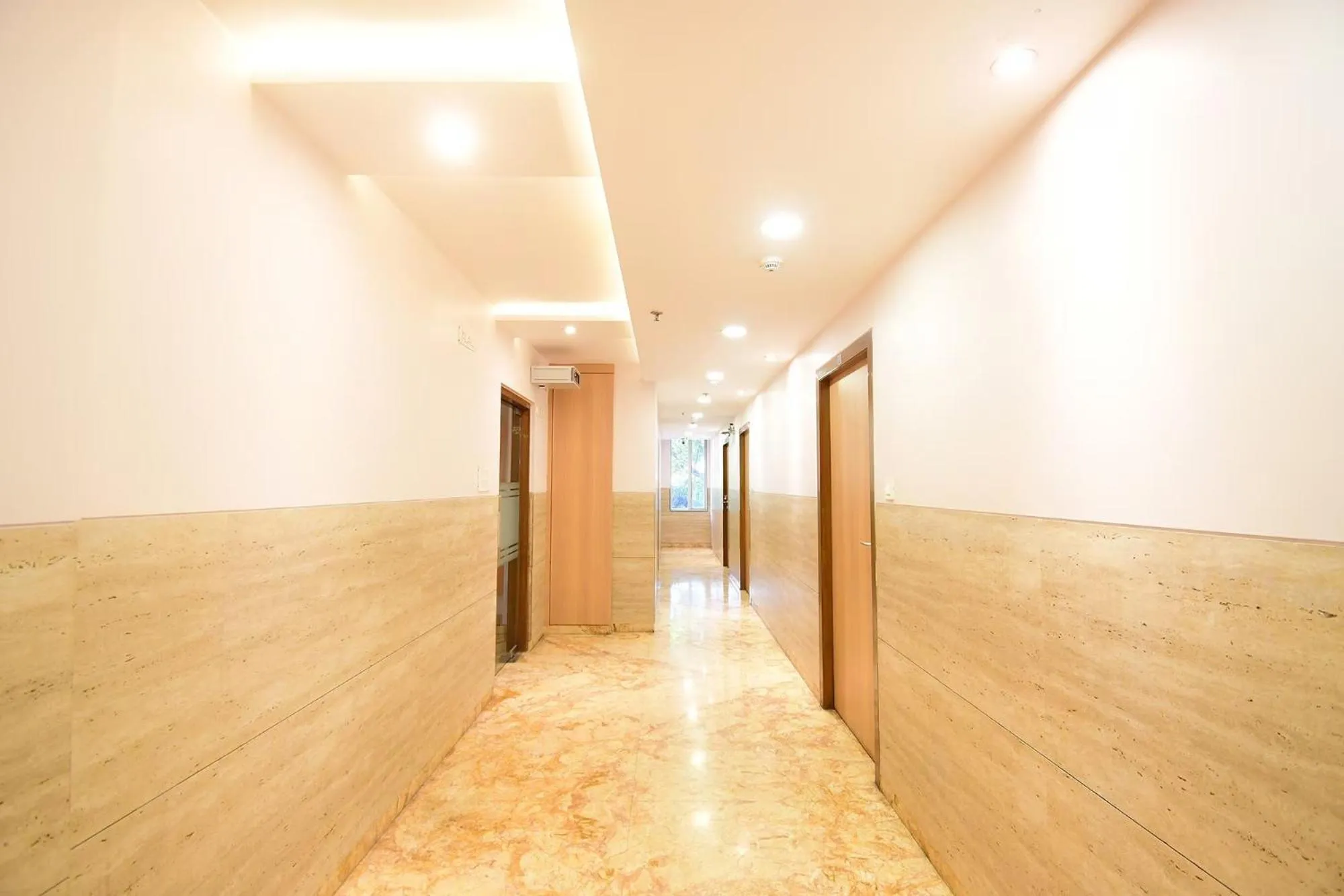 Lobby or reception in FabHotel Stay Inn International - Nr Sealdah Station