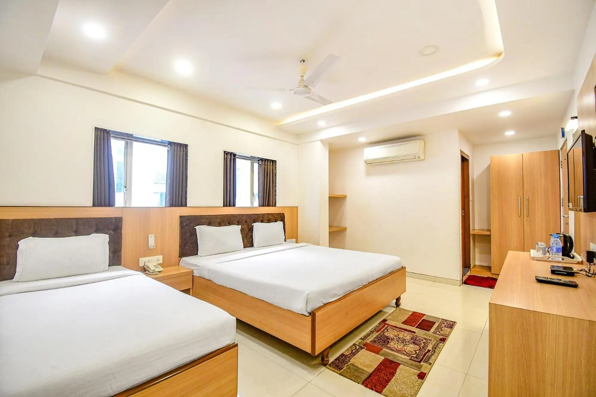 Bed in FabHotel Stay Inn International - Nr Sealdah Station