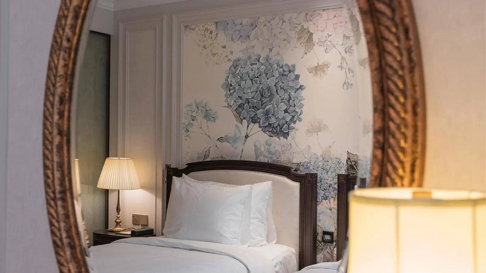 Bed in Golden Sun Hotel - Dalat