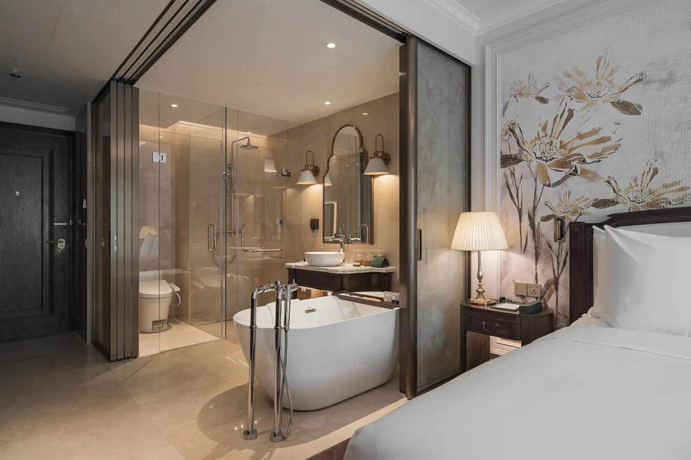 Bed in Golden Imperial Hotel