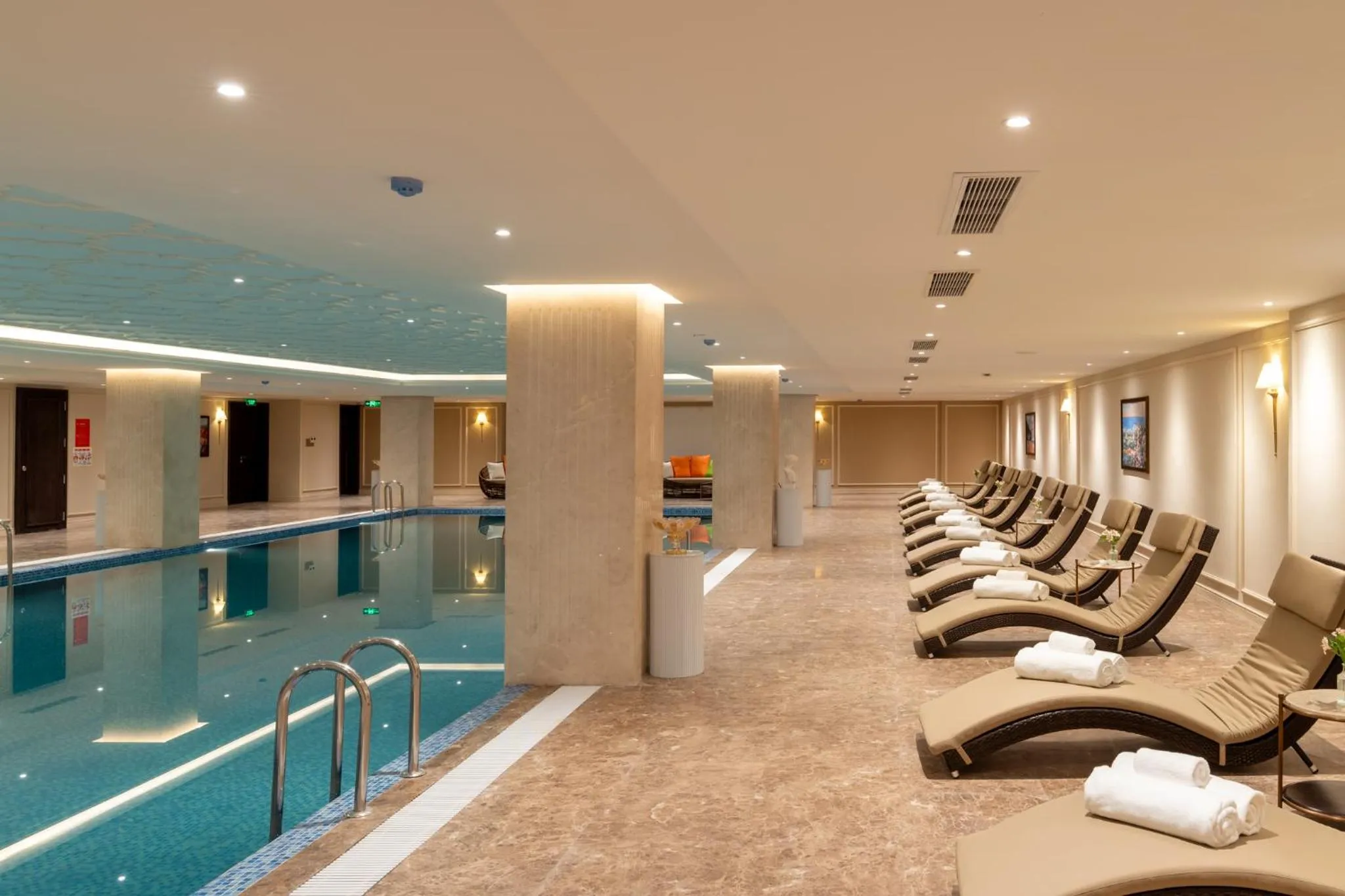 Swimming pool in Golden Sun Hotel - Dalat