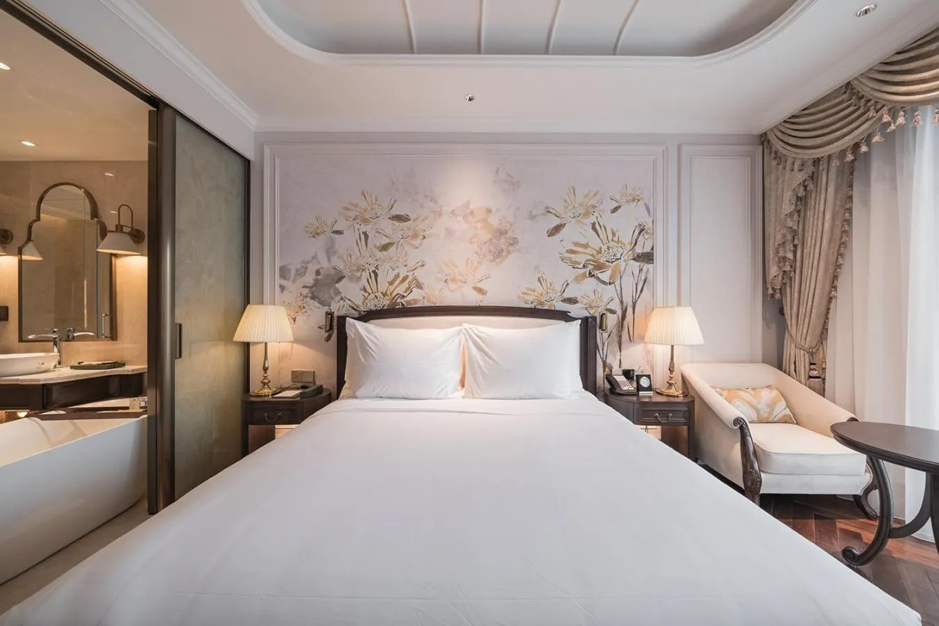 Bed in Golden Sun Hotel - Dalat